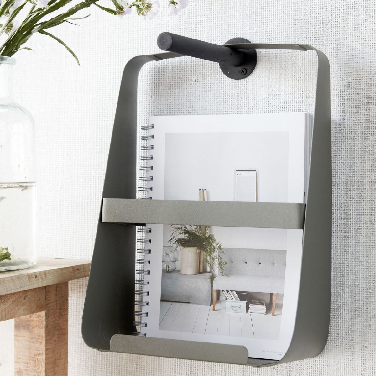 Stojan na časopisy khaki_2