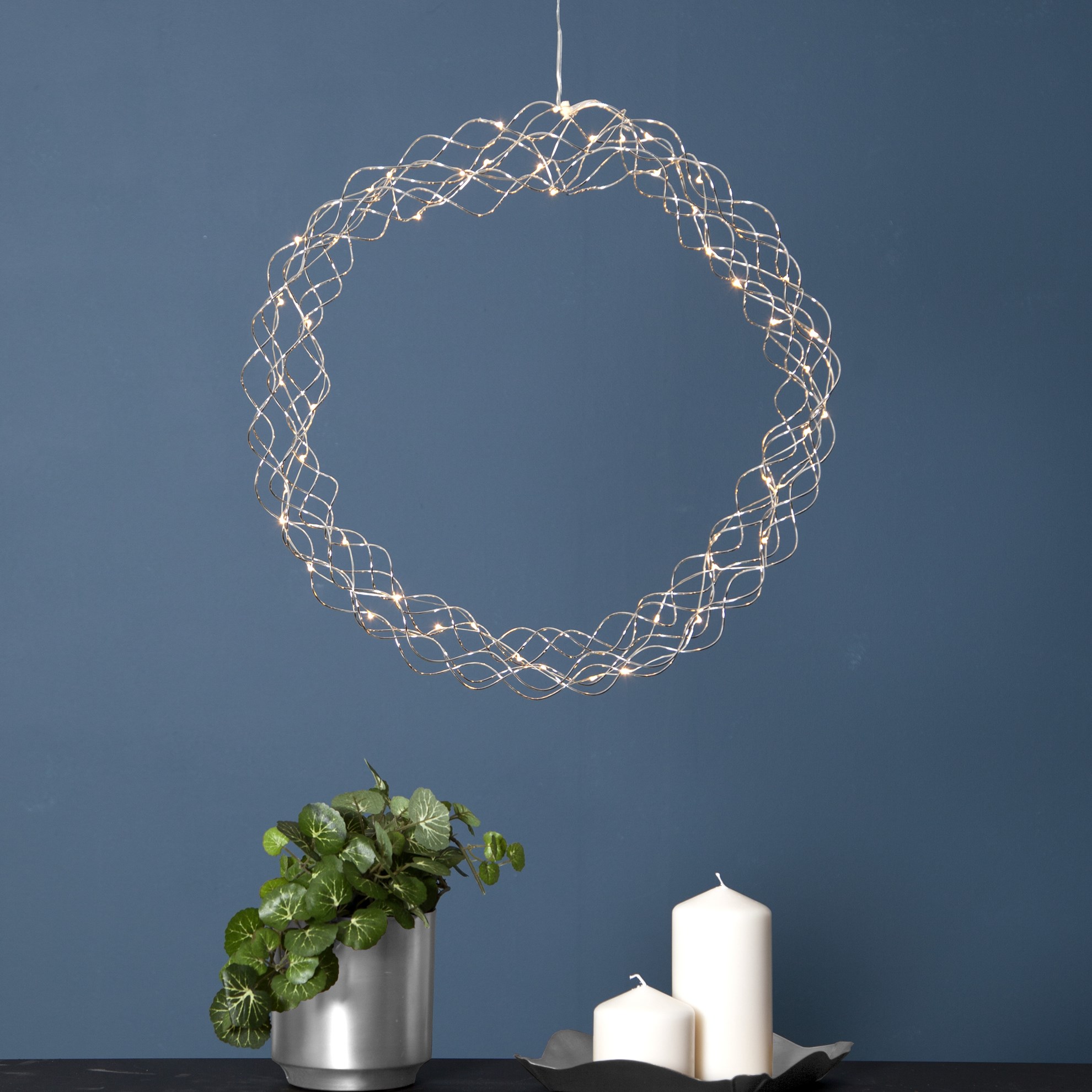 Závěsný svítící věnec CURLY 50x LED P.45 cm stříbrný_0