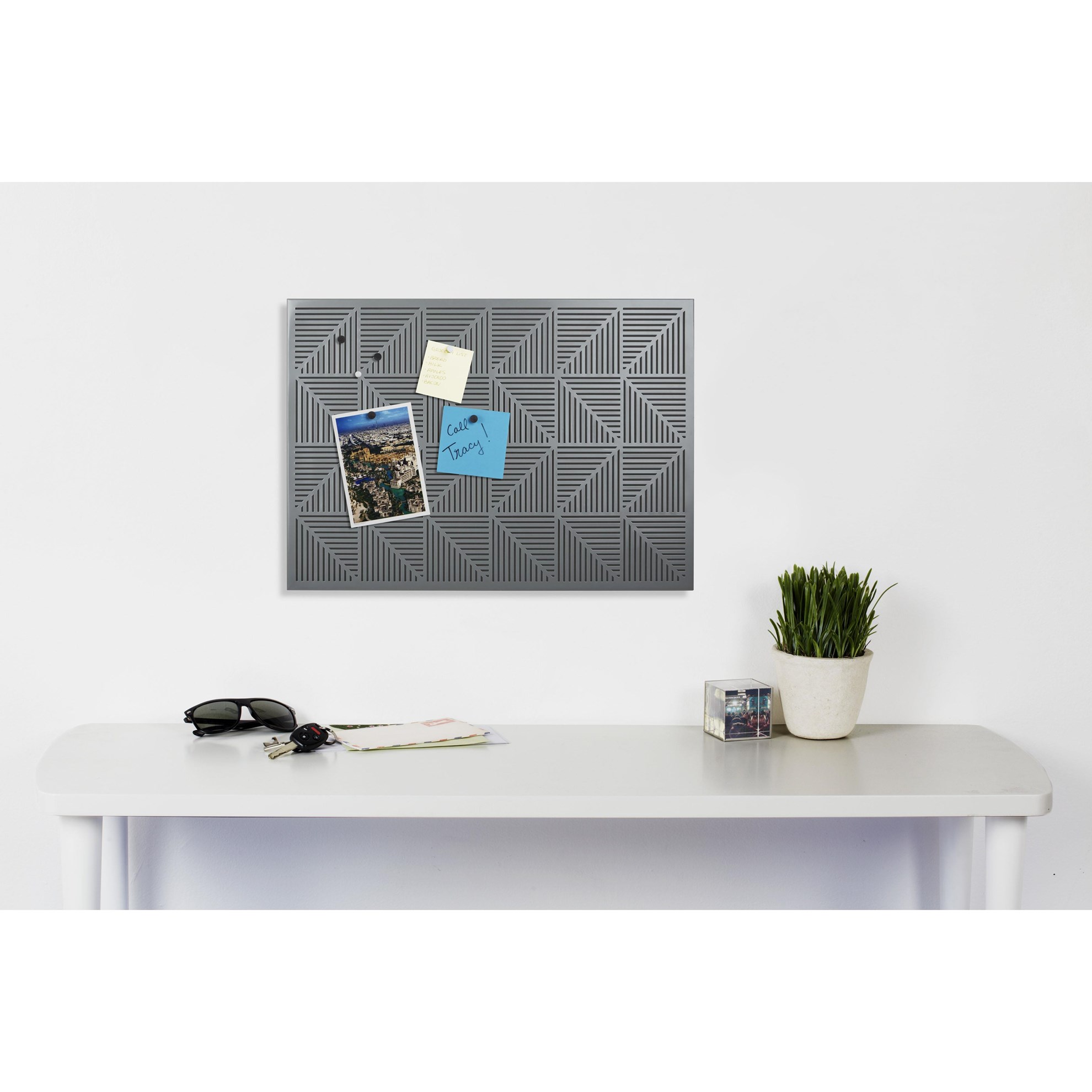 Perforovaná kovová tabule TRIGON+magnety_1