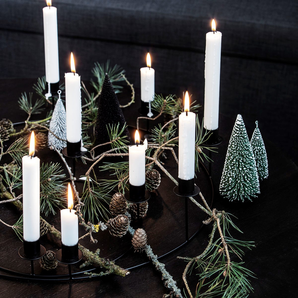 Kovový svícen RING P.27 cm černý_3