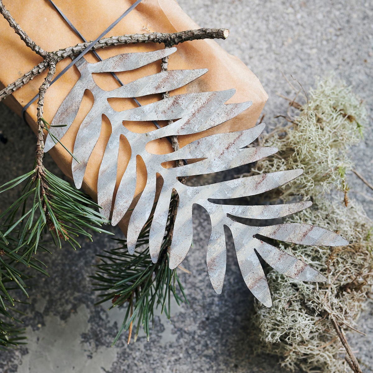 Dekorace plech. list LEAF stříbrný_1