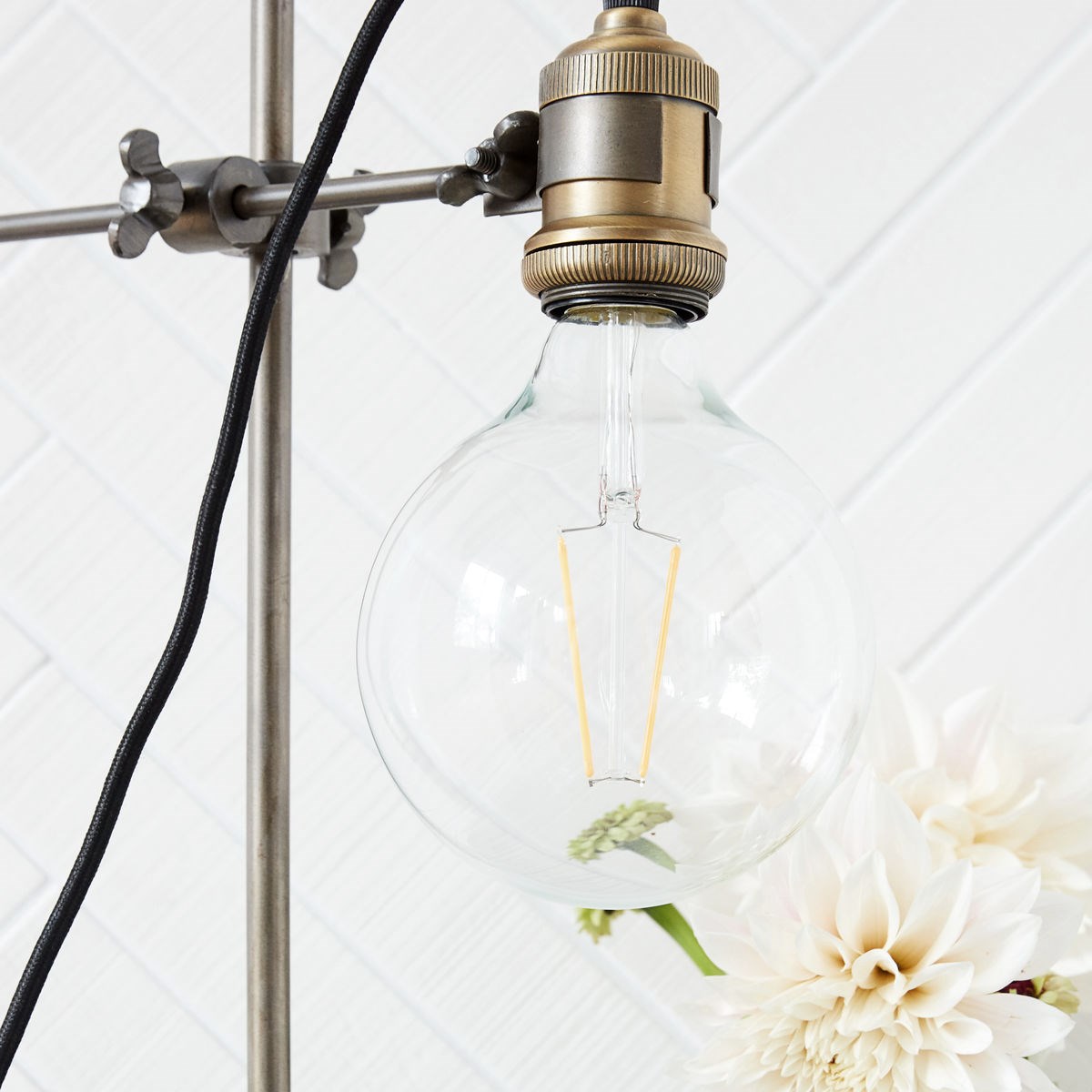 LED žárovka stmívatelná čirá_1