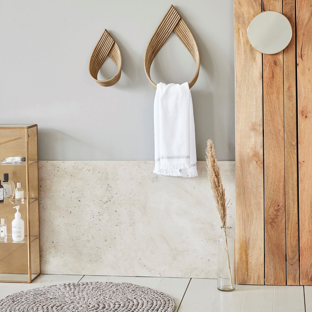 Kulaté zrcadlo LOOP 28 cm mosazné_0