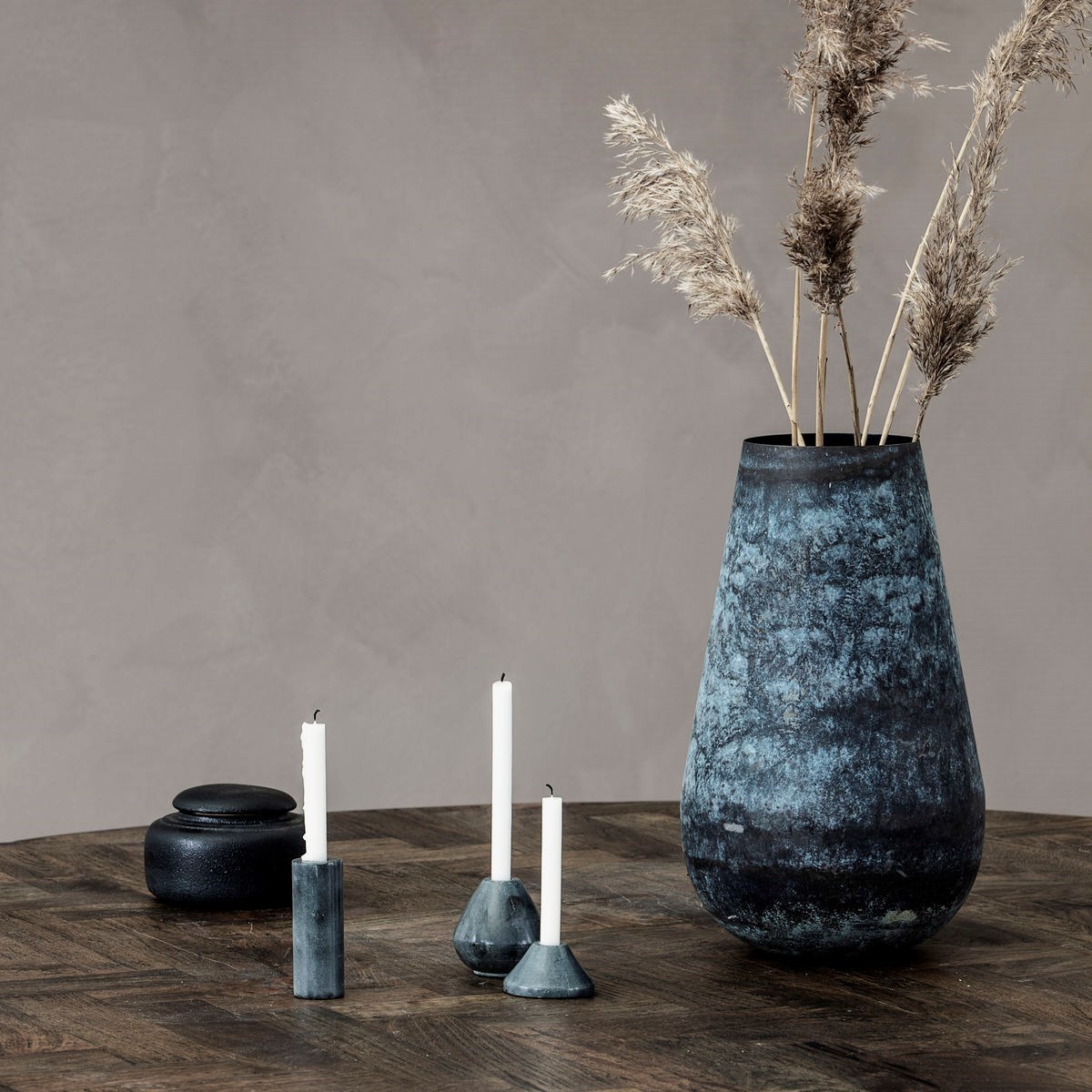 Svícen ICONIA 02 šedá_0