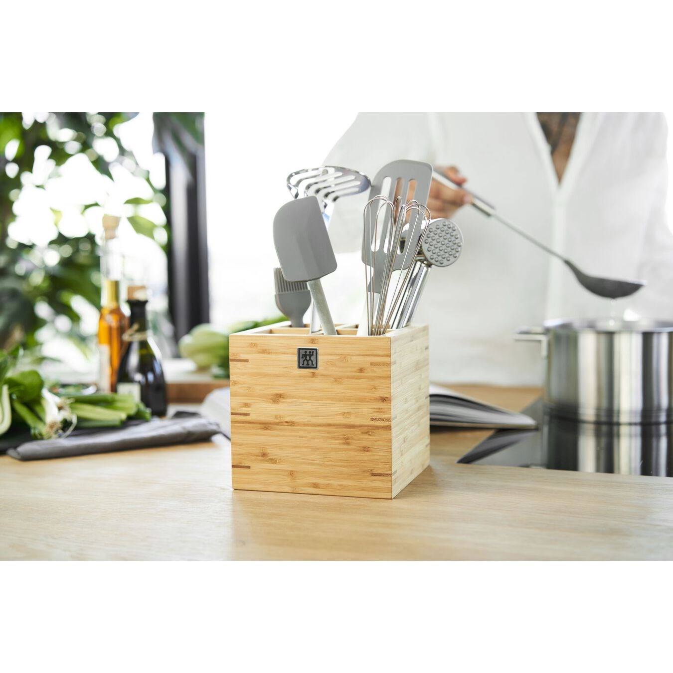 Box na kuchyňské náčiní velký_0