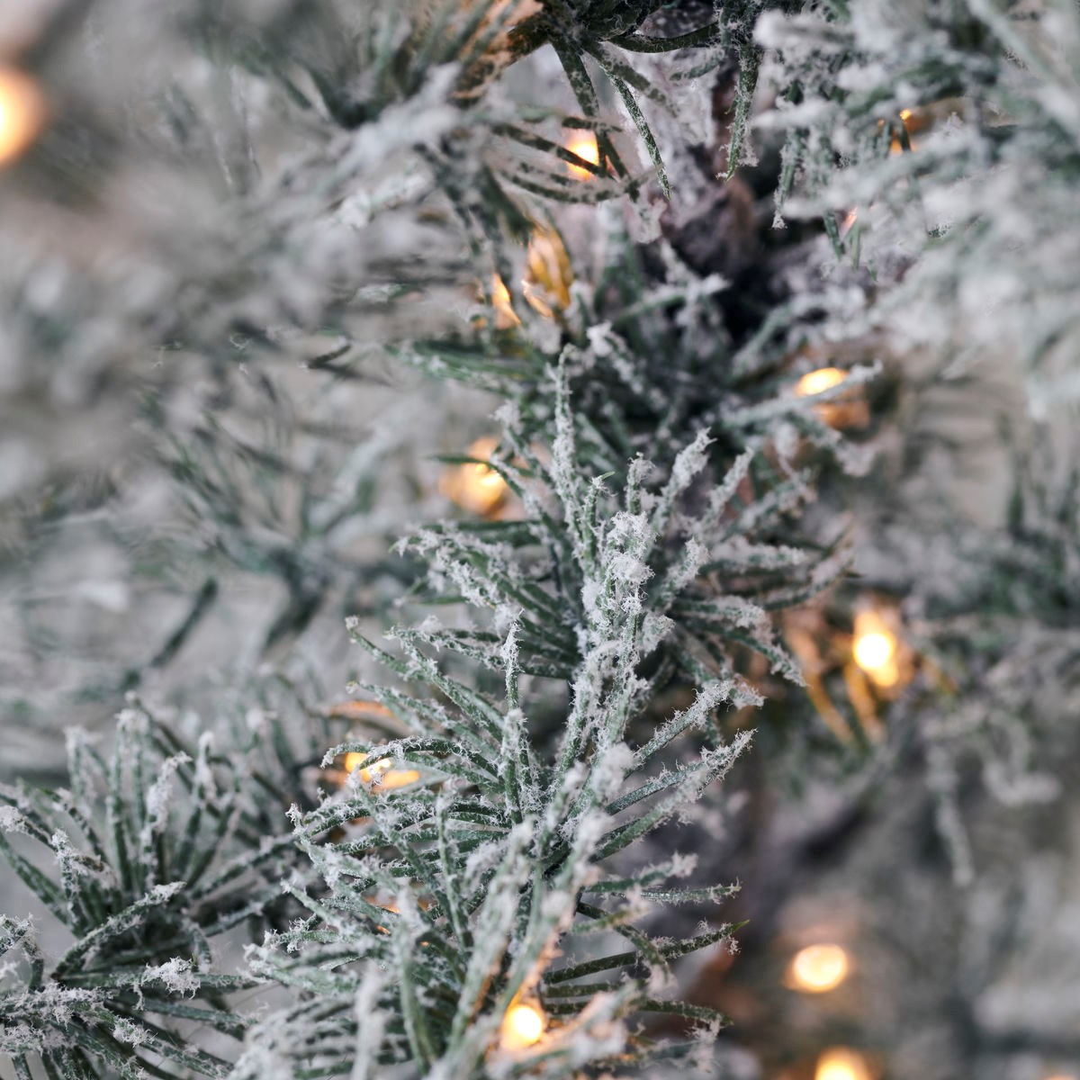 Svítící vánoční strom FLOCKED 70 LED /100 cm zasněžený_0