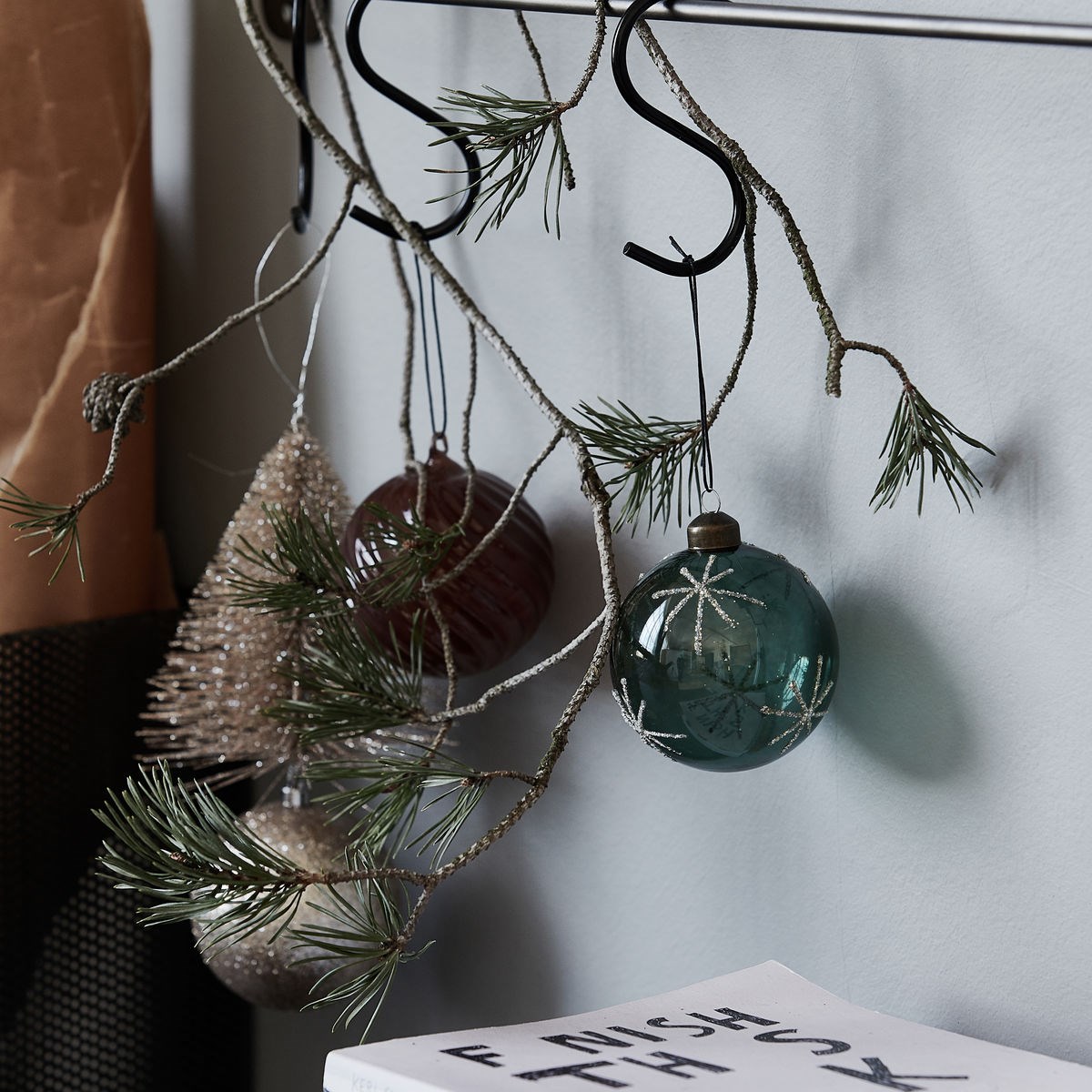 Vánoční ozdoba STAR Green 8 cm koule zelená_3