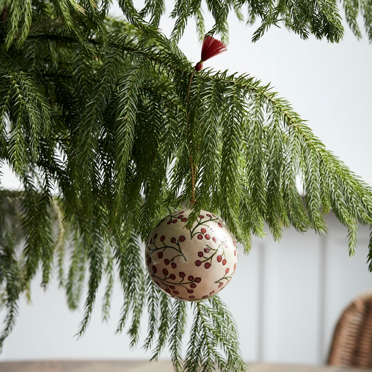 Vánoční ozdoba MACHE 8 cm koule písková_0