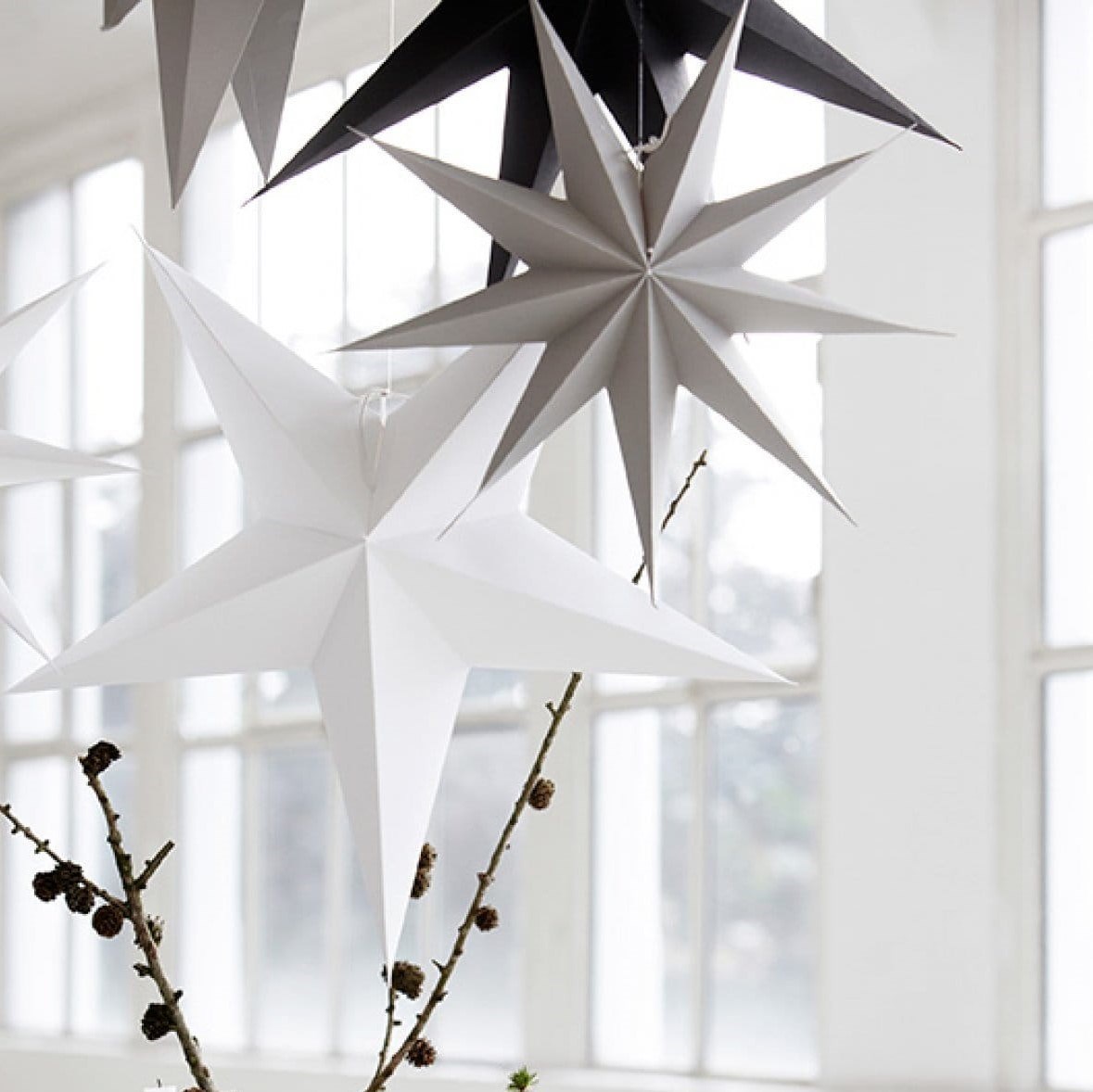 Obrázok z Papierová 9cípa hviezda STAR GREY 87 cm sivá