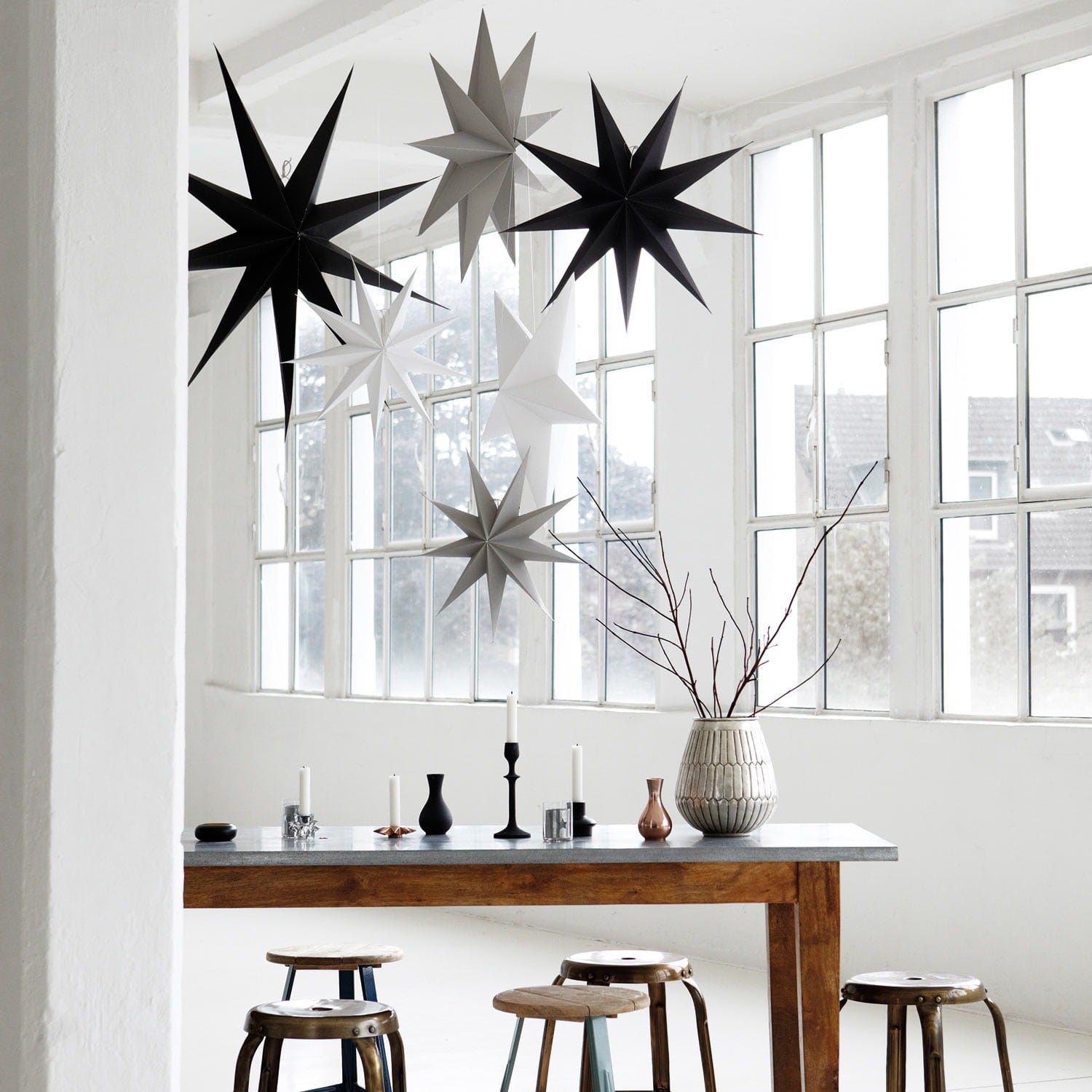 Obrázok z Papierová 9cípa hviezda STAR BROWN 87 cm hnedočierna