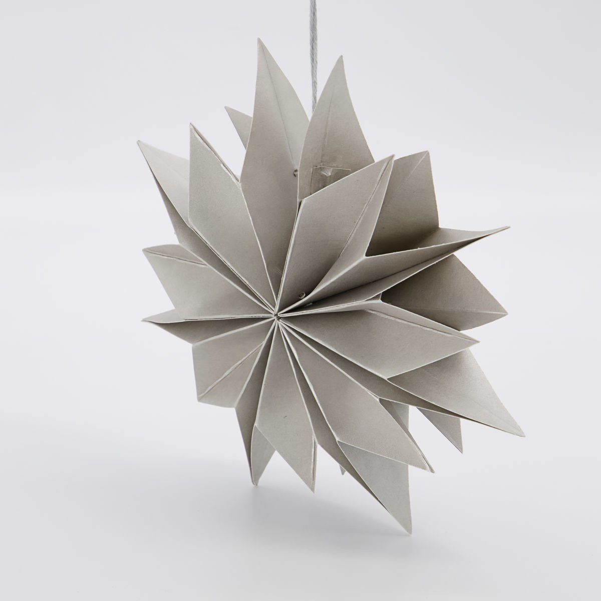 Obrázok z Papierová 12-cípa hviezda CAPELLA 20 cm perleťová