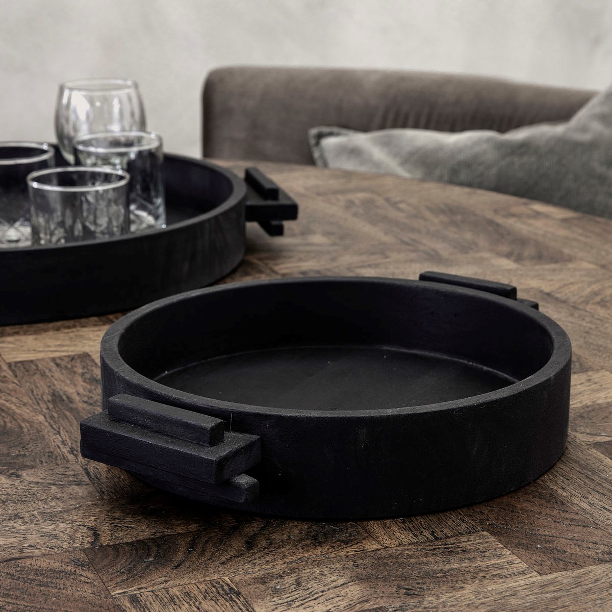 Dřevěný kulatý tác / podnos BLOCK 30 cm černý_1