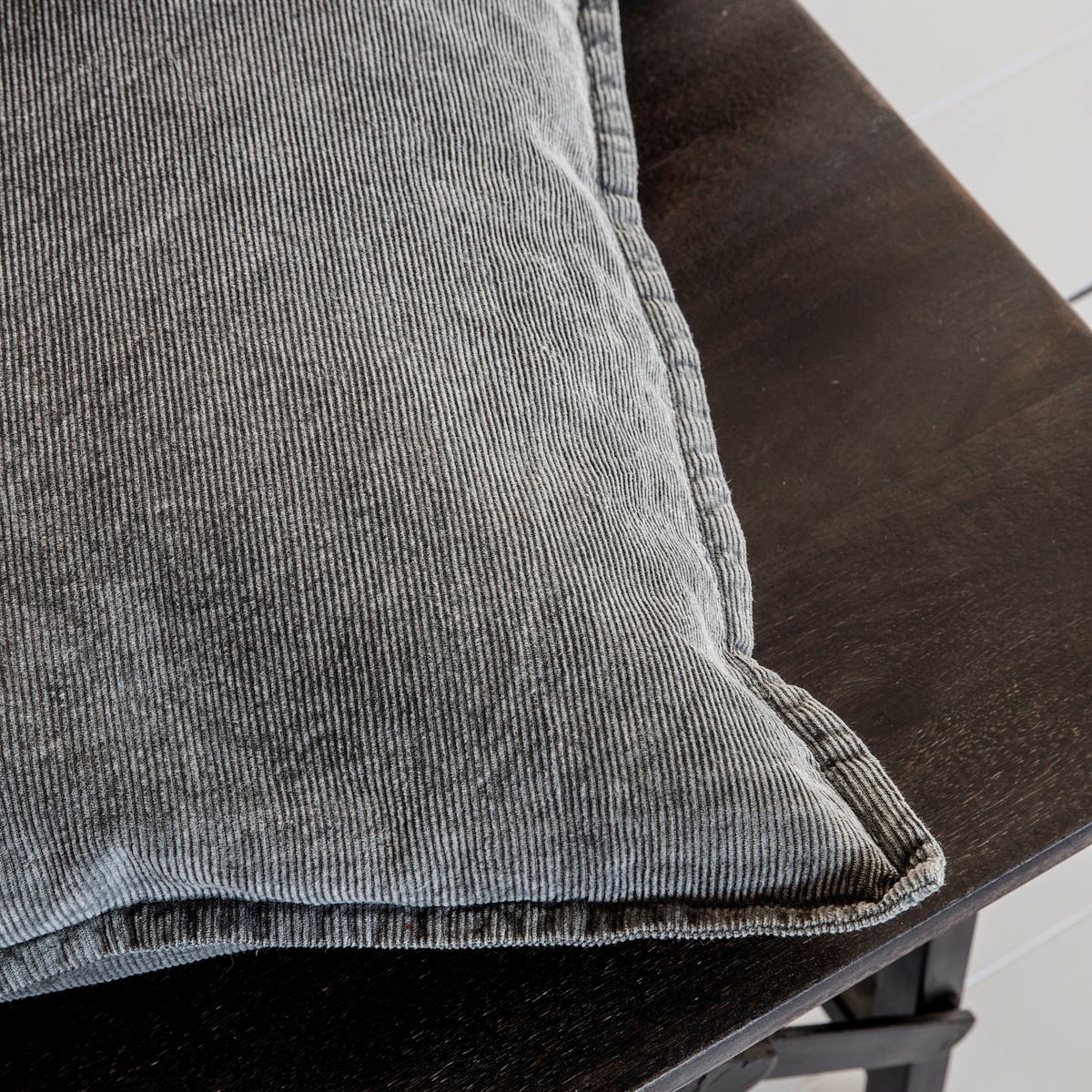 Povlak na polštář CUR 50x50 cm tmavě šedý_1