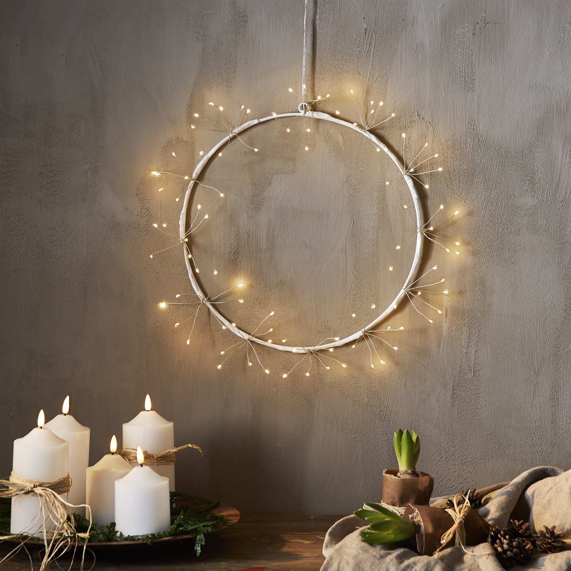 Závěsný svítící věnec HALO 108x LED P.30 cm bílý_0