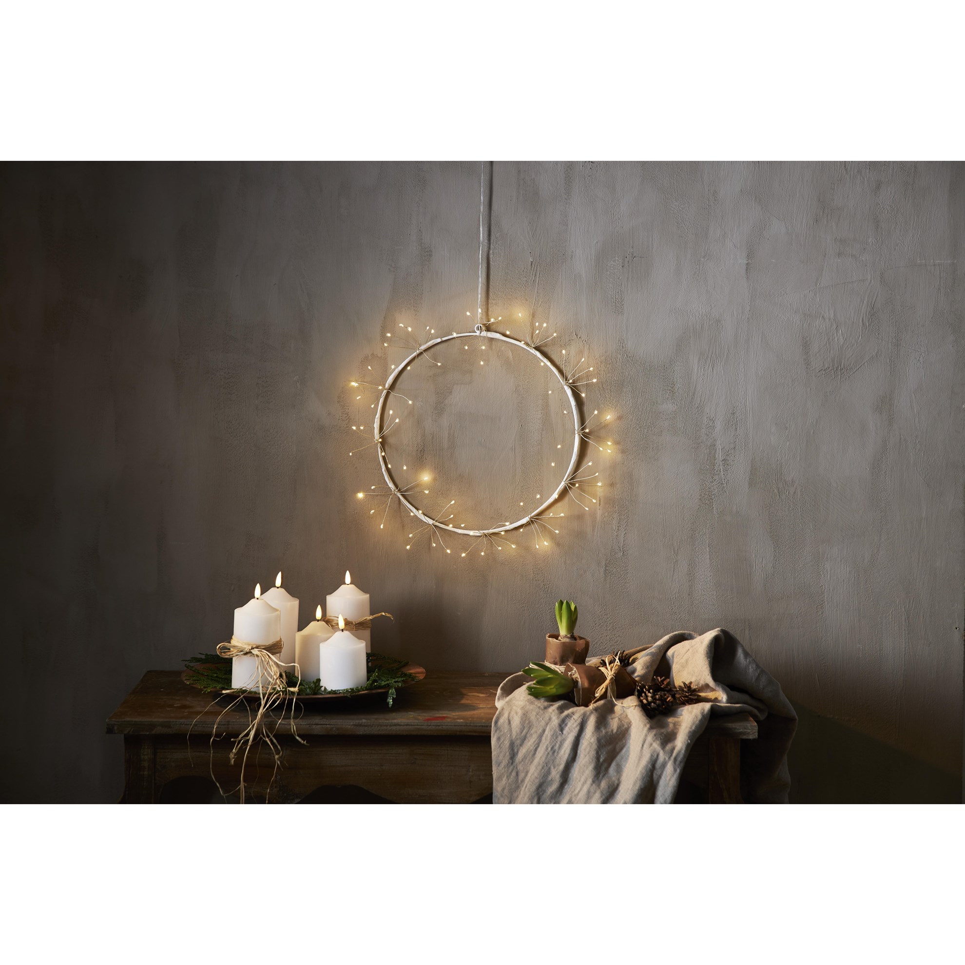 LED-Kranz "Halo", beleuchtetMaterial: Metall, weiß, zum Hängen,
? ca. 35 cm, 108 warmwhite LED,Trafo_1