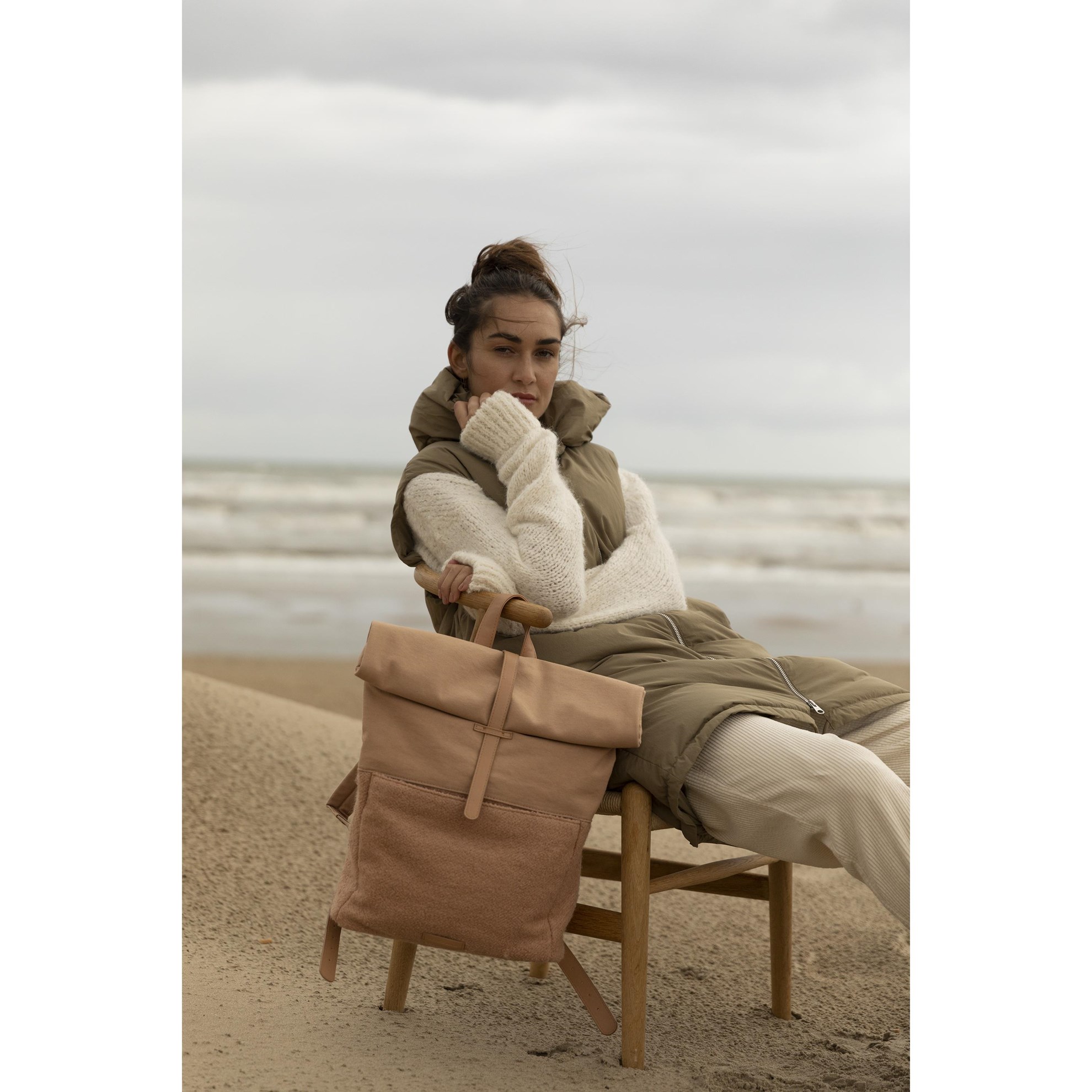 Batoh HERB Monk & Anna s vlněným plyšem sv. hnědý_1