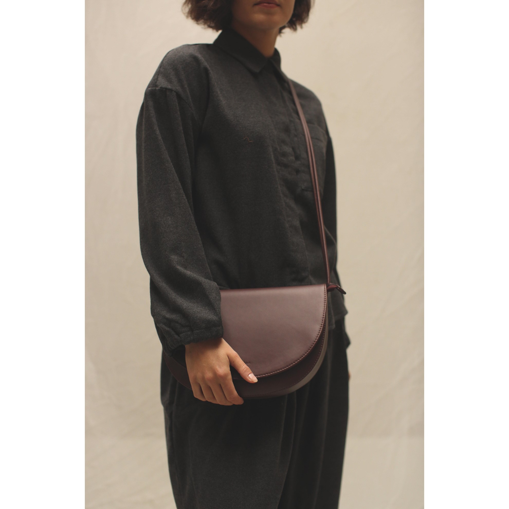 Kabelka přes rameno SOMA half moon Monk & Anna mahagonová_0