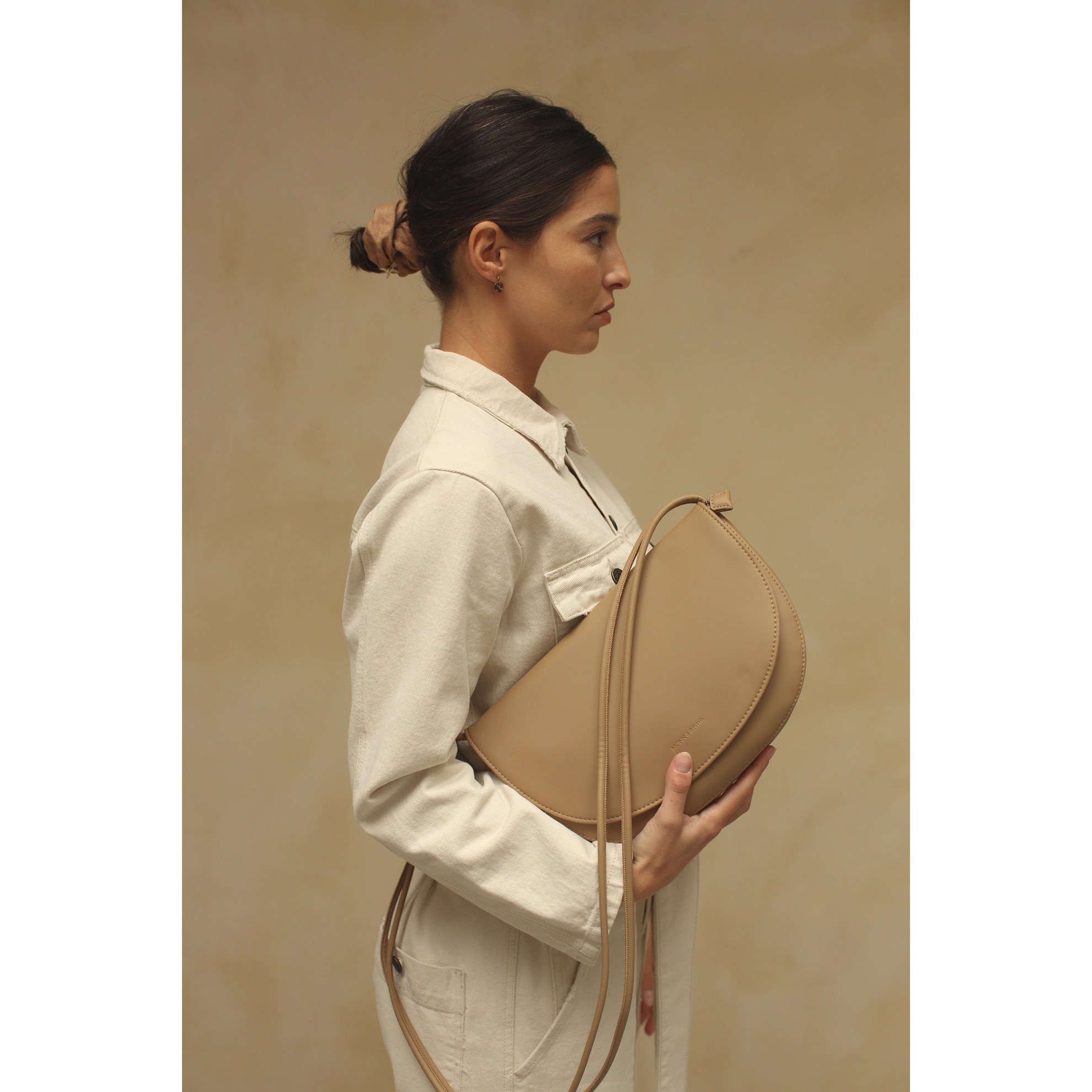 Kabelka přes rameno SOMA half moon Monk & Anna sv. hnědá_2