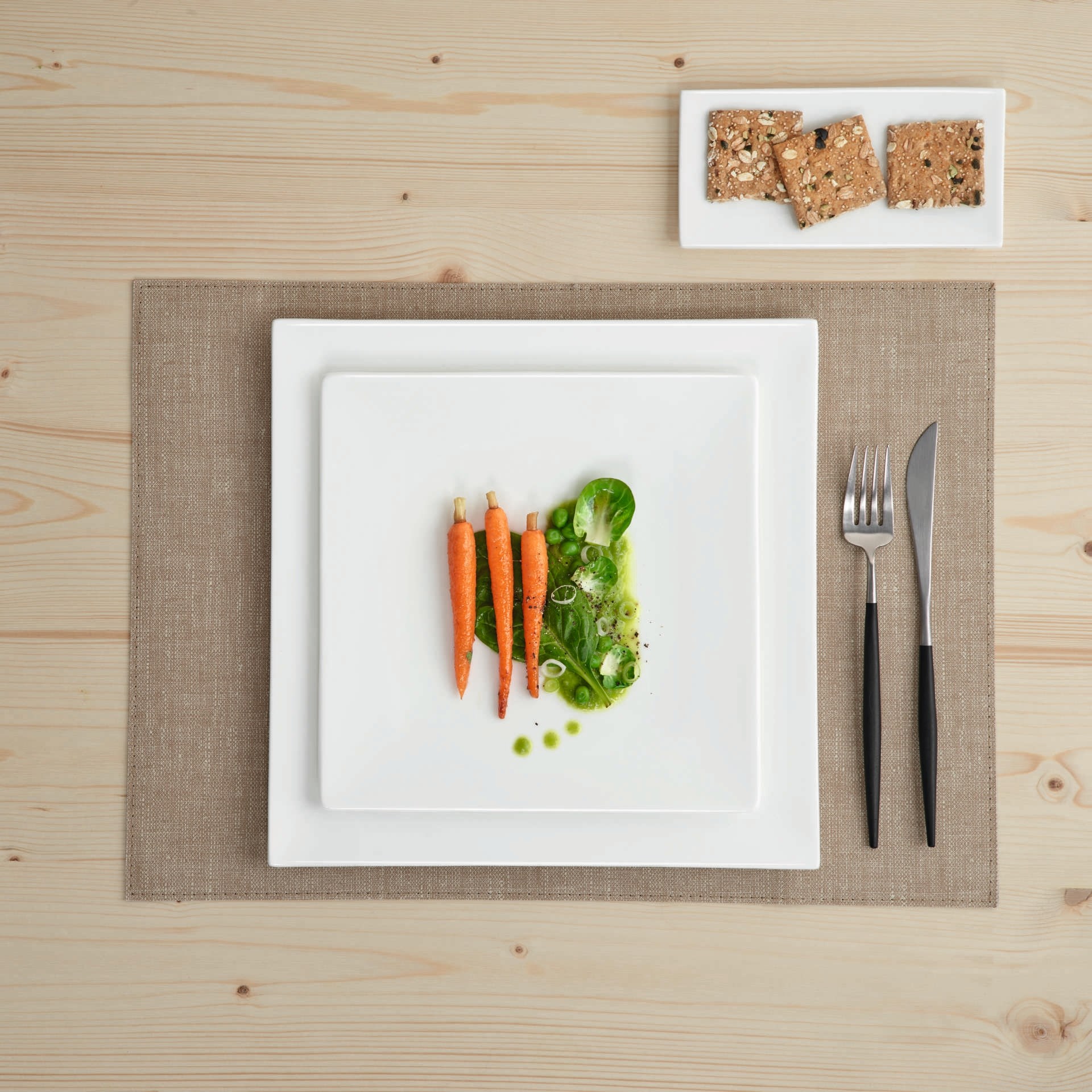 Talíř čtvercový 23 x 23cm_0