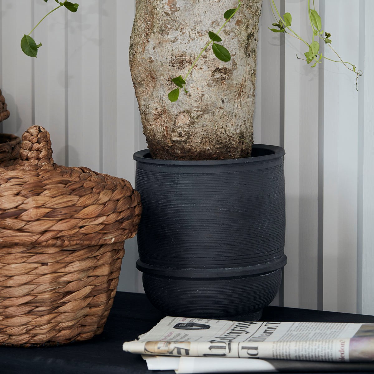 Květináč GROUND betonový 20 cm černý_1