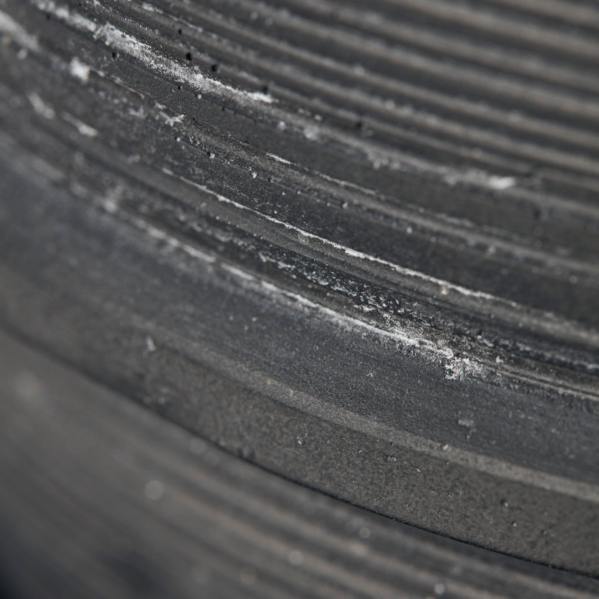 Květináč GROUND betonový 14 cm černý_2