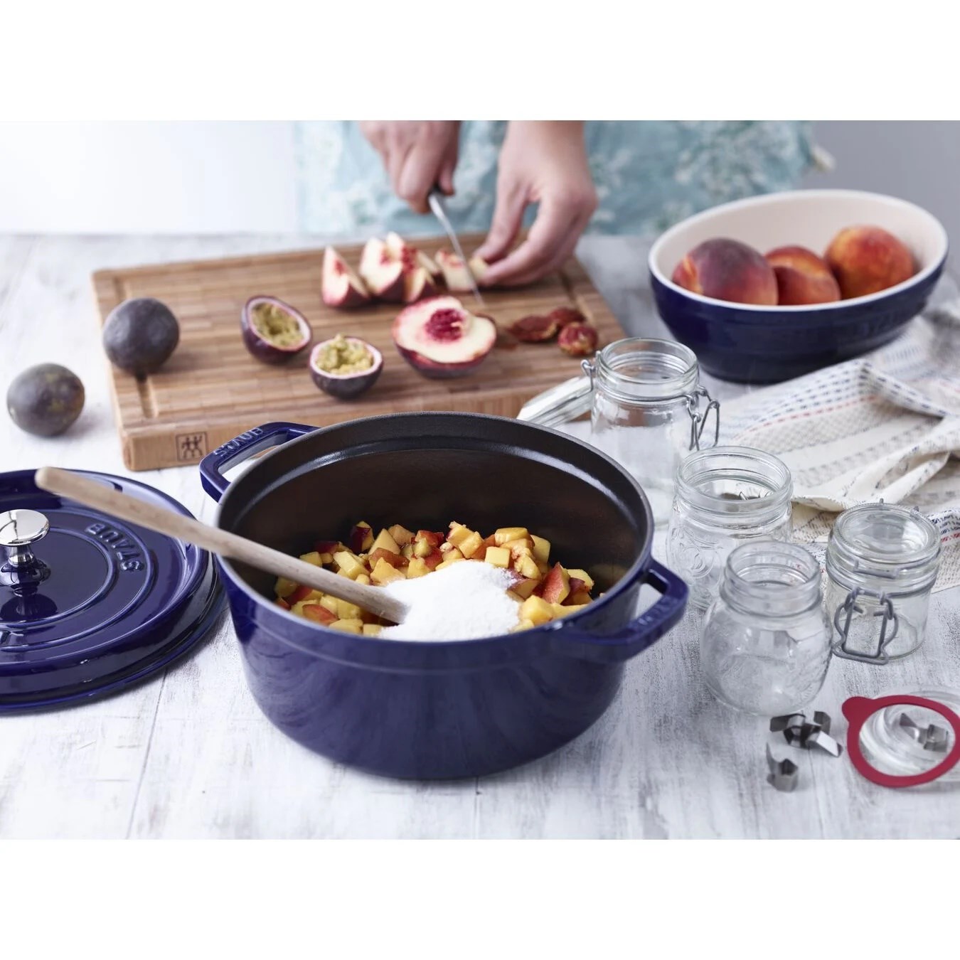 Hrnec STAUB kulatý 24 cm modrý_2