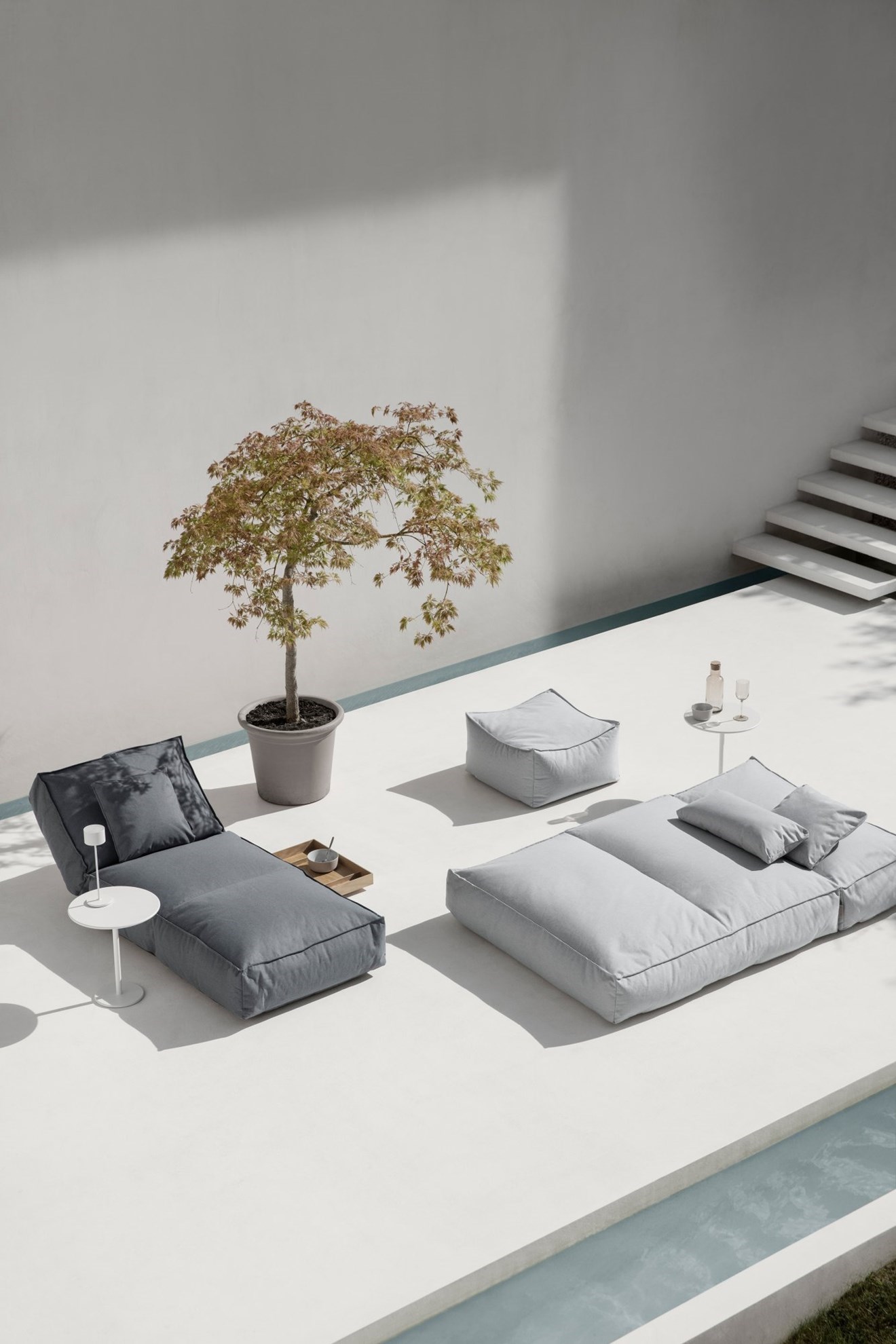 Obrázok z Vonkajšie polohovacie lehátko Blomus STAY 120cm modrošedé