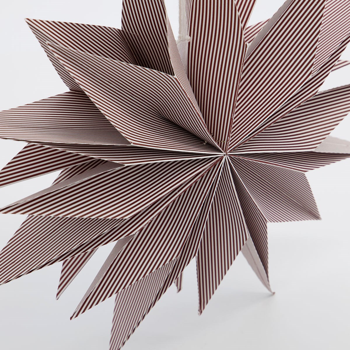 Papírová 12cípá hvězda CAPELLA 30 cm červeno/bílá_0