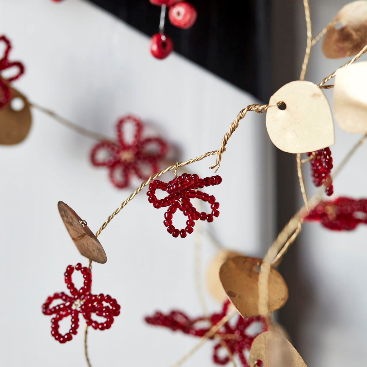 Girlanda korálková LEAF D.150 cm zlatá_2