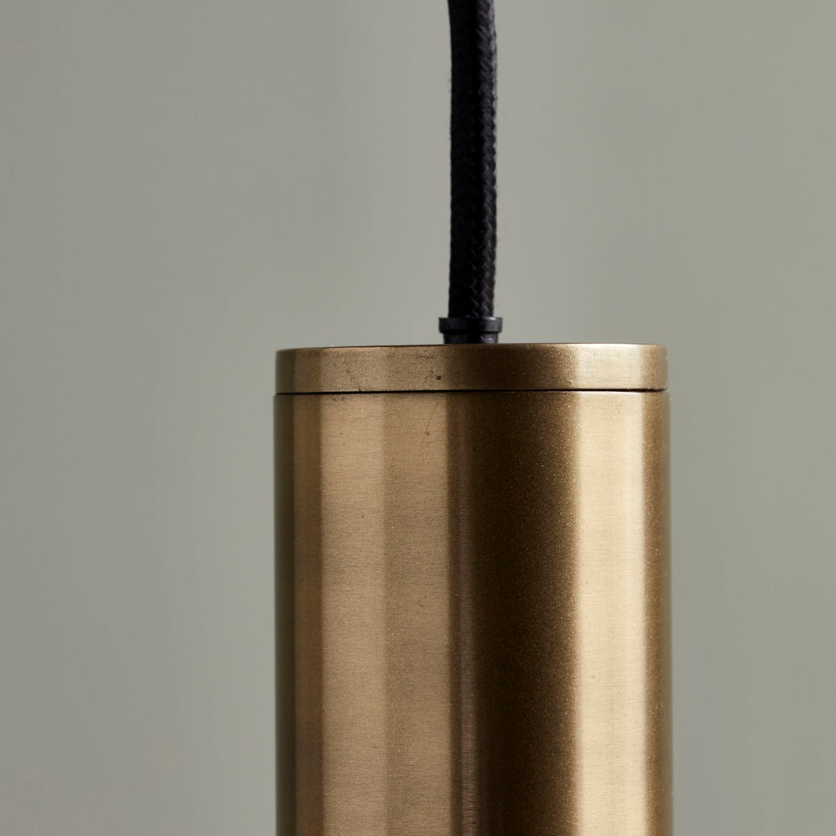 Lampa PIN 25 cm mosazná_2