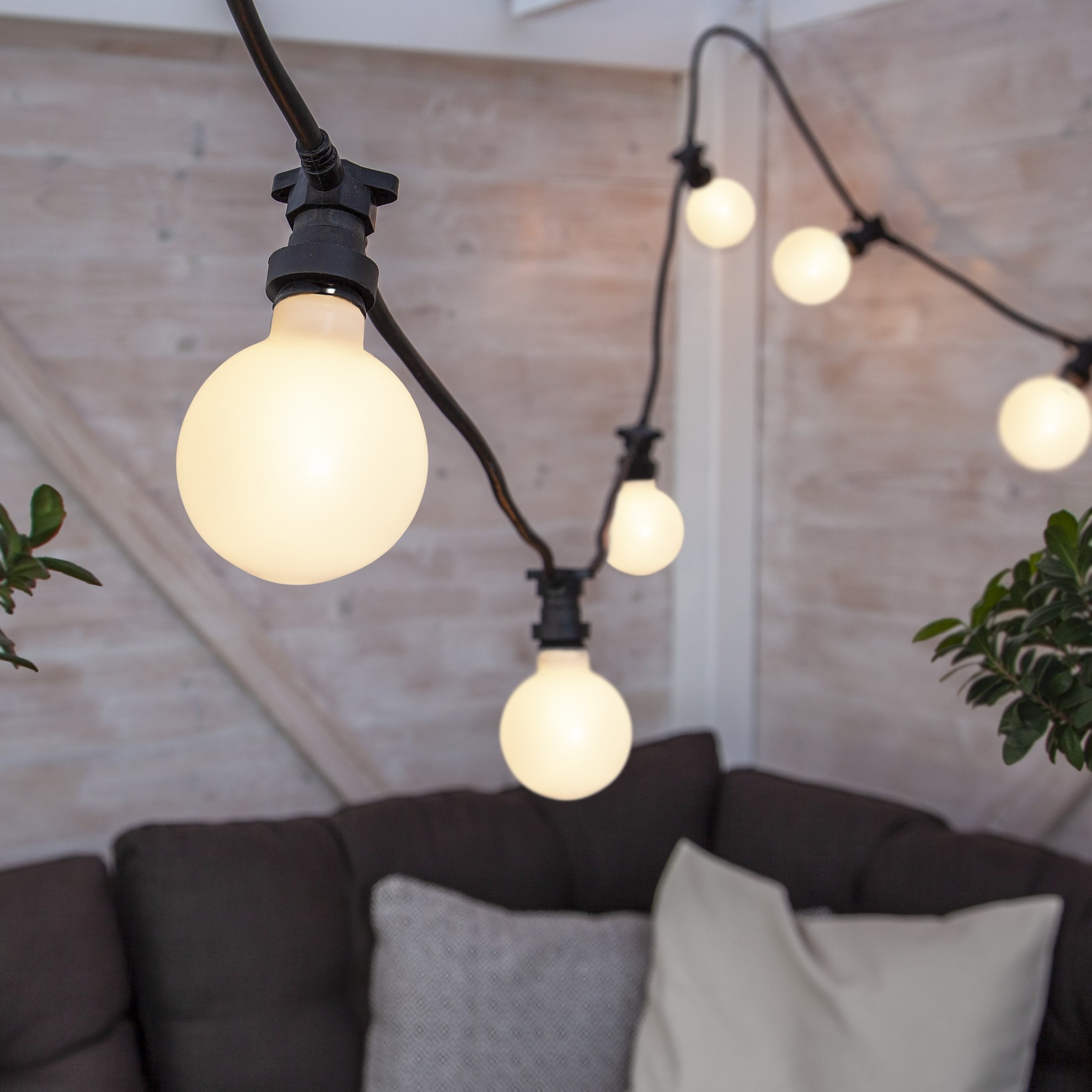 LED žárovka s vláknem E27 bílé sklo_0