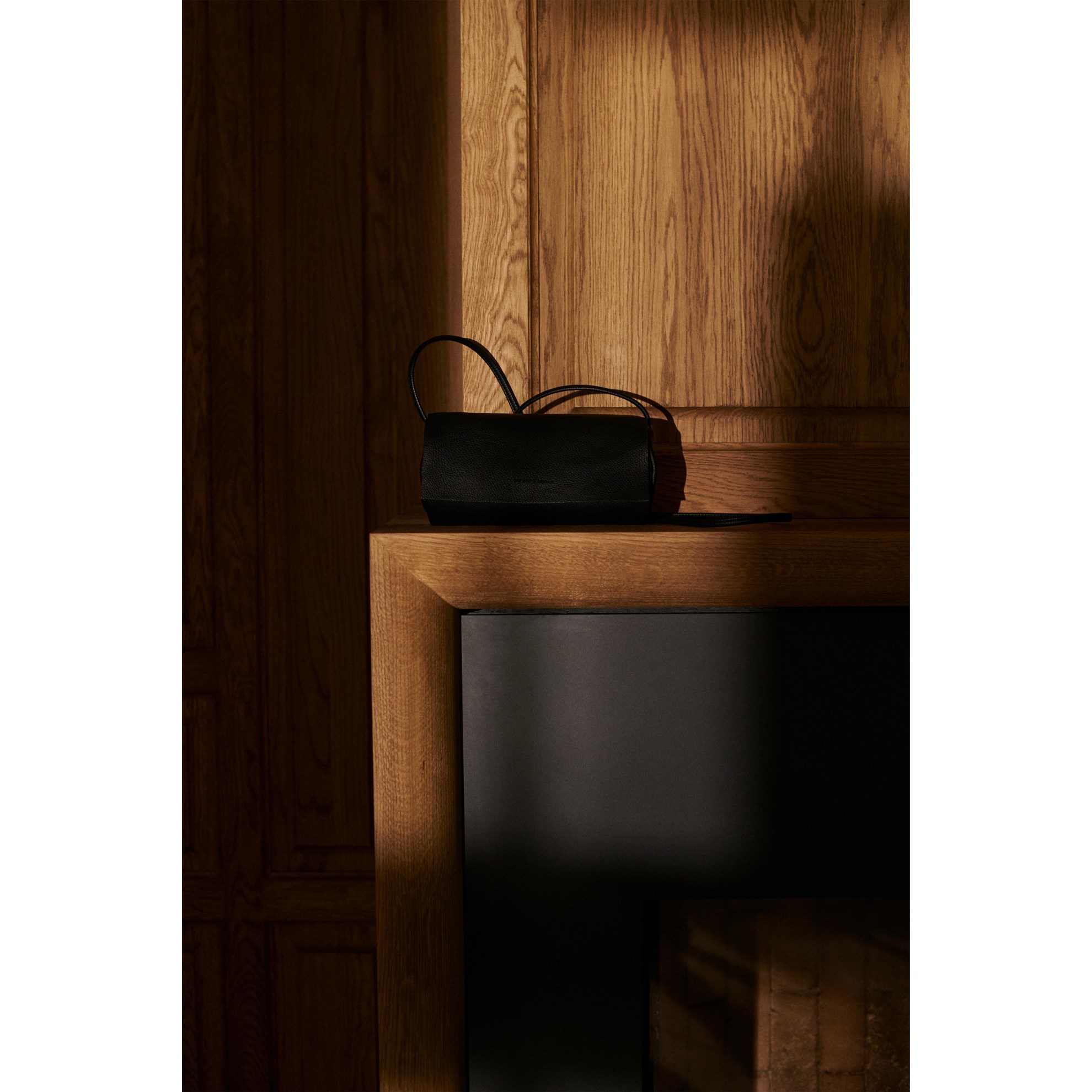 Kabelka JUGOYA full moon Monk & Anna černá_2