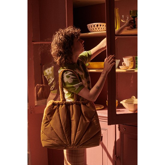 The Sticky Sis Club tote bag / La Promenade / padded / madeleine beige_2