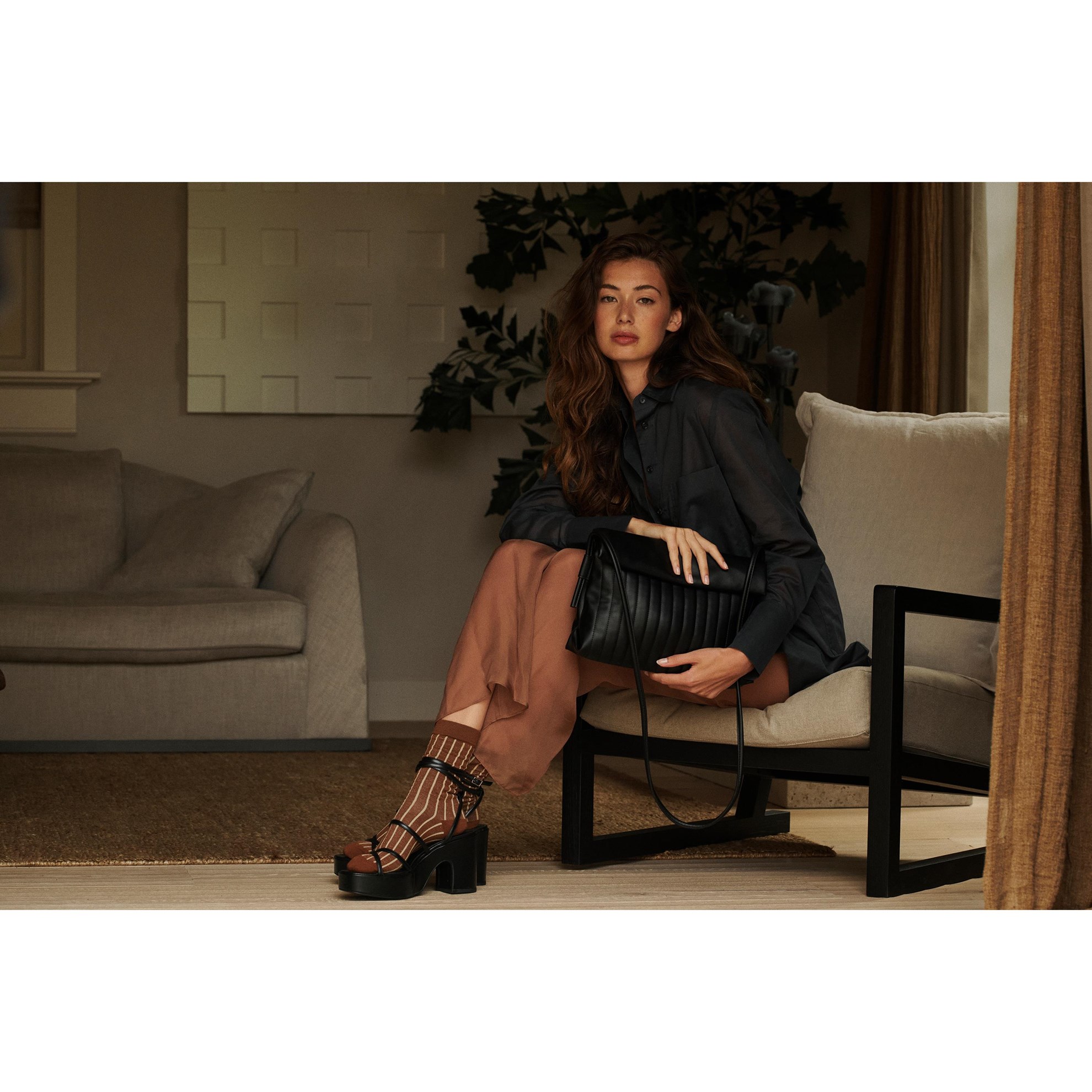 Kabelka přes rameno KITARÓ Monk & Anna černá_2