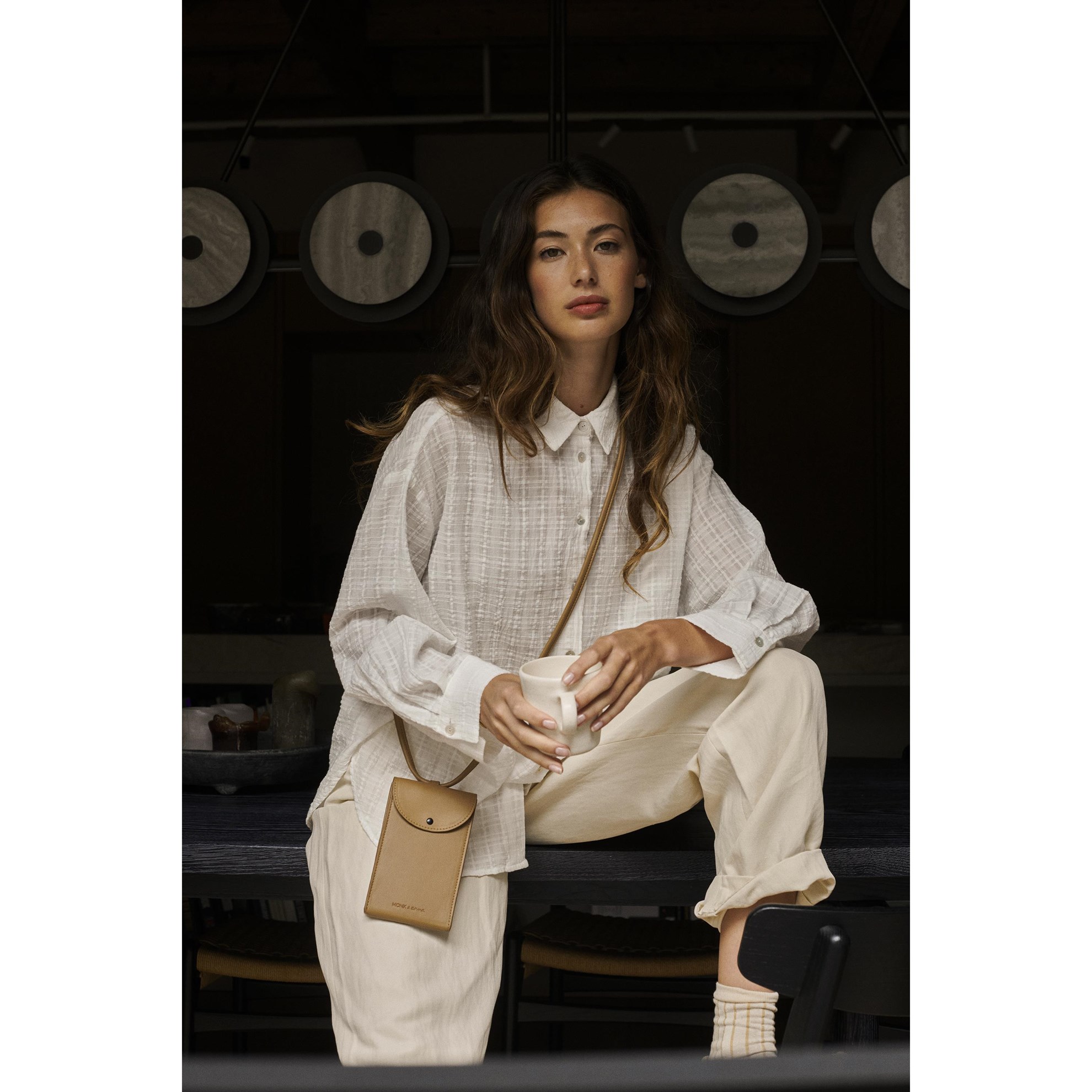 Pouzdro / kabelka na telefon Monk & Anna žlutohnědá_3