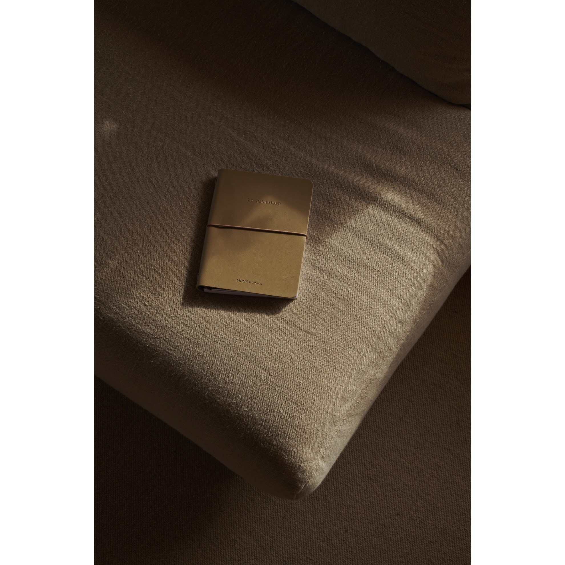 Monk & Anna notebook M // vegan leathergrain pistachio_0