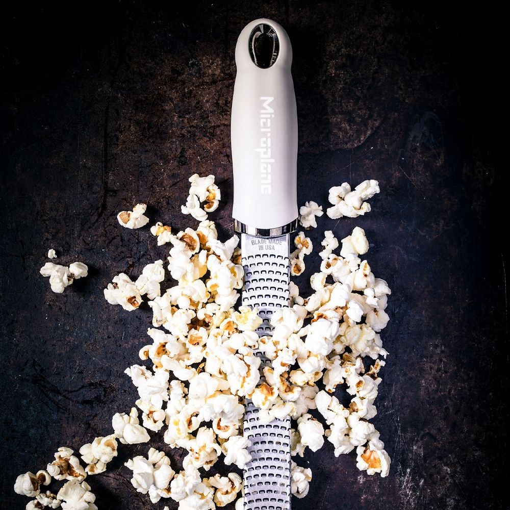 Struhadlo Microplane PREMIUM ZESTER jemné s rukojetí bílé_1