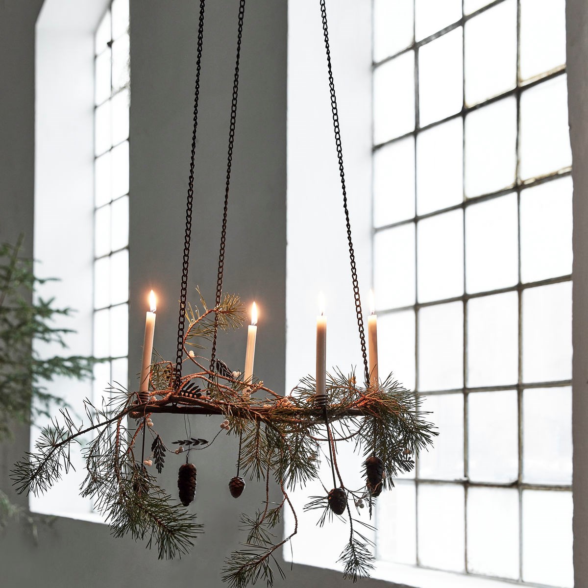 Girlanda LEAF D.150 cm černá/bílá_1