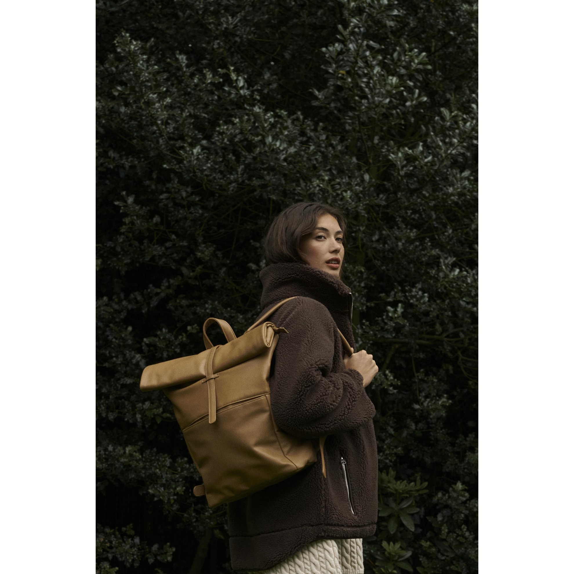 Batoh Monk & Anna HERB peanut_4