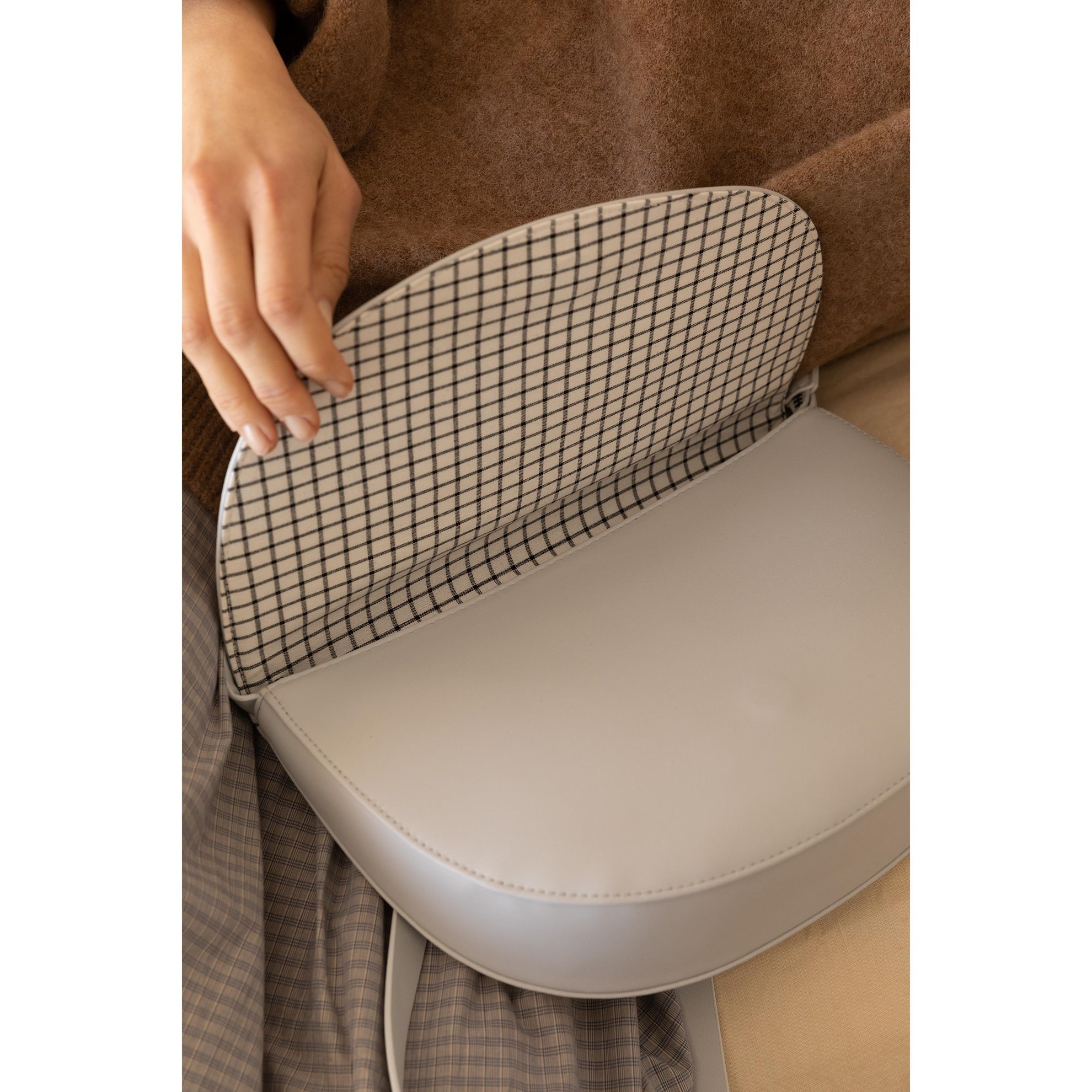 Kabelka SOMA půlměsíc Monk & Anna fog_3