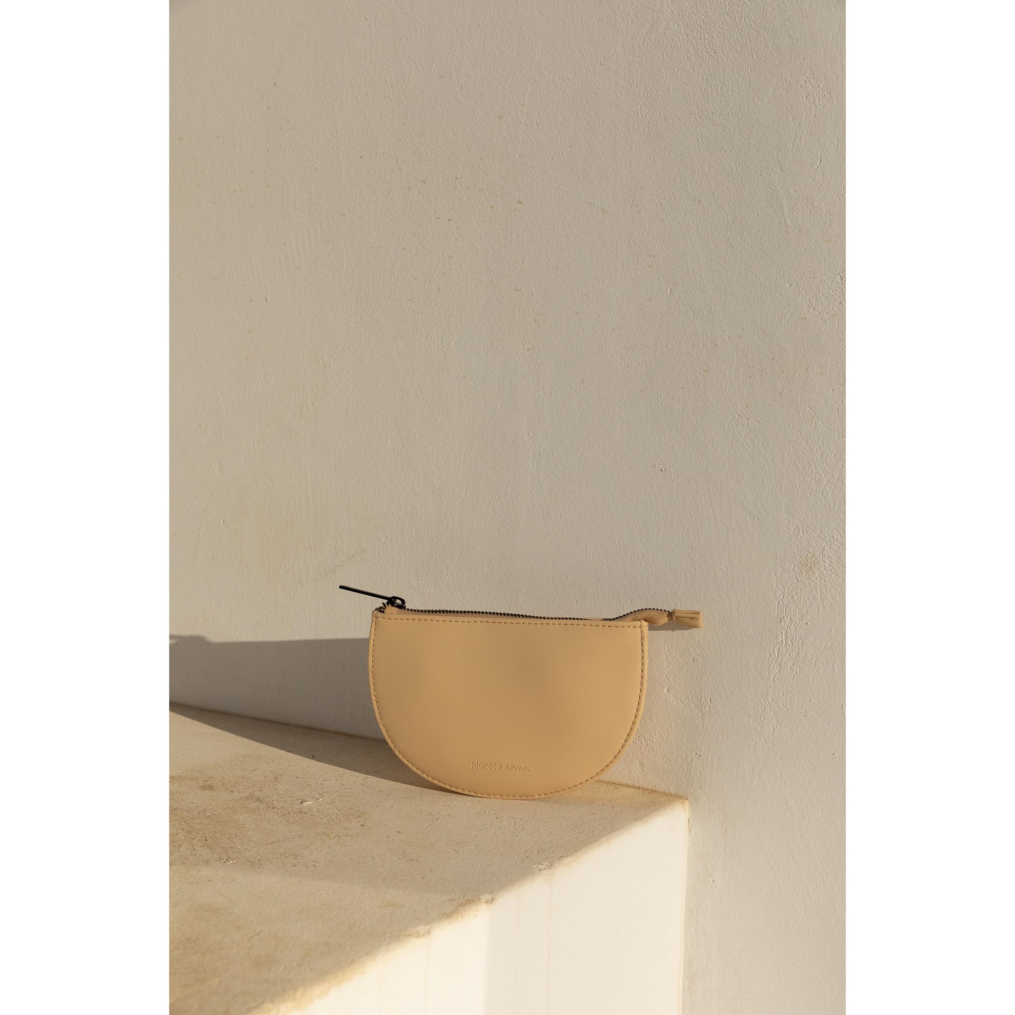 Peněženka / kosmetické pouzdro MONDOTO půlměsíc Monk & Anna hay_1