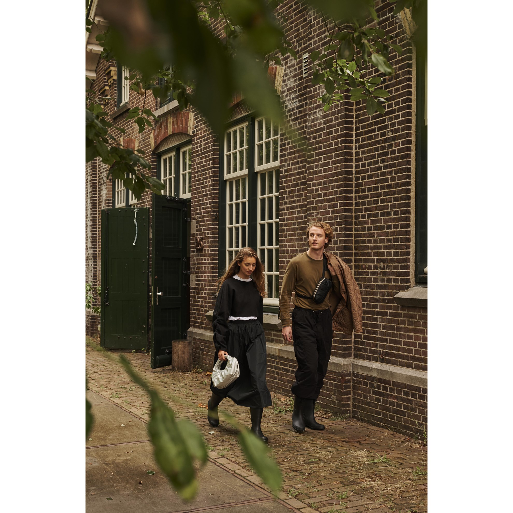 Kabelka / ledvinka s páskem Tinne+Mia CILOU prošívaná black_0