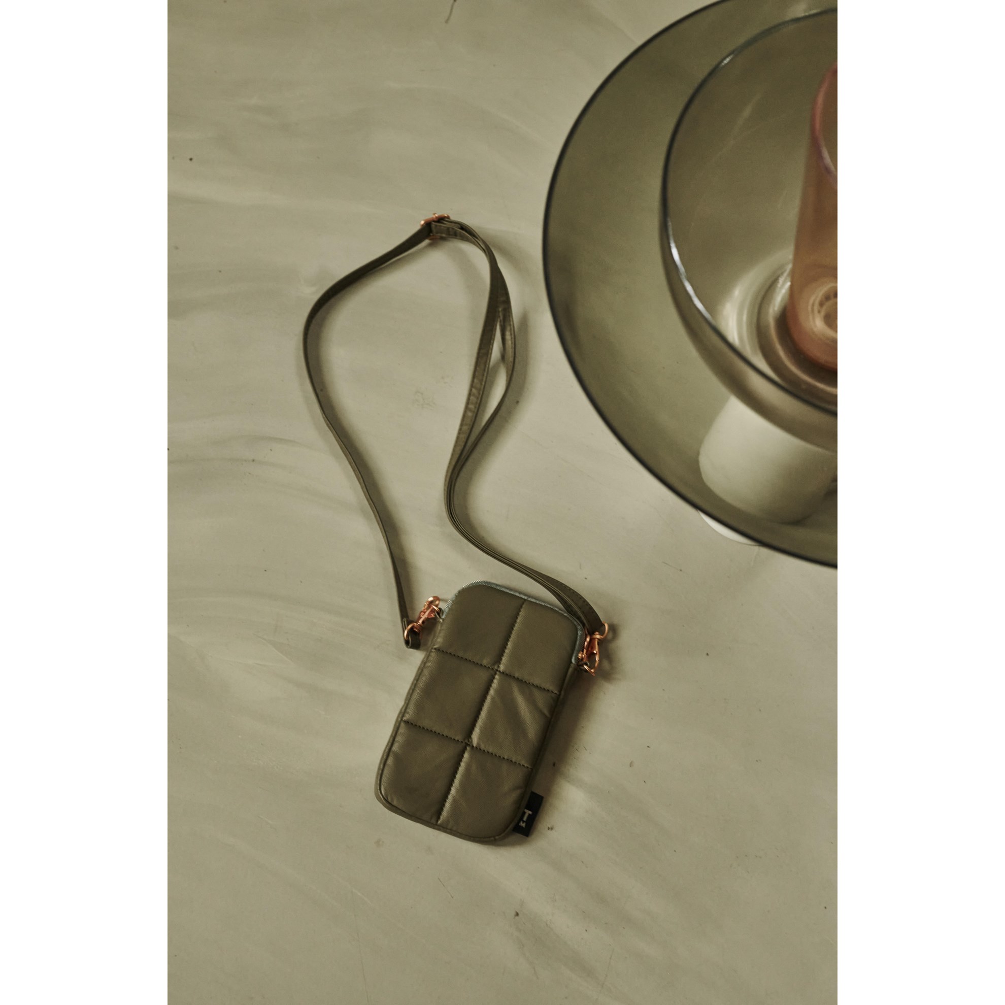 Prošívané pouzdro na telefon Tinne+Mia LUCE capers_0