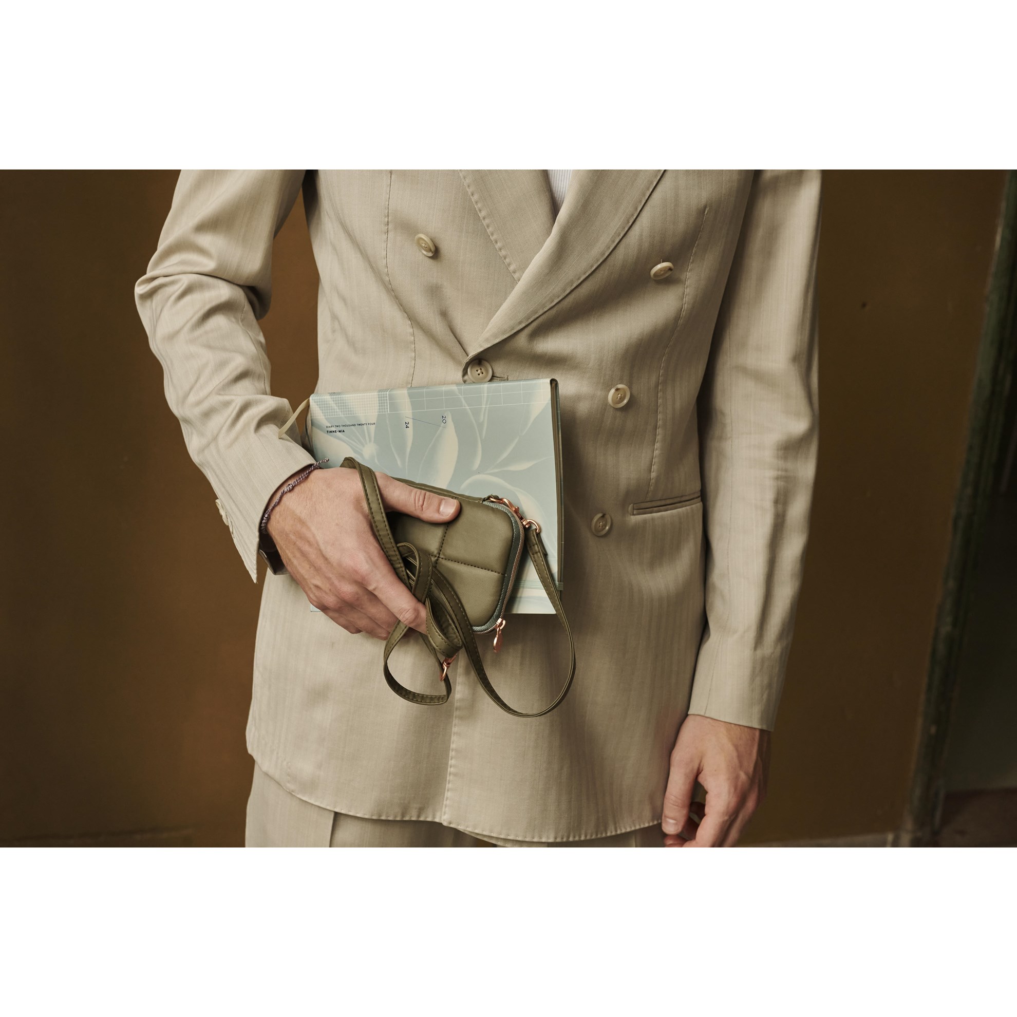 Prošívané pouzdro na telefon Tinne+Mia LUCE capers_1