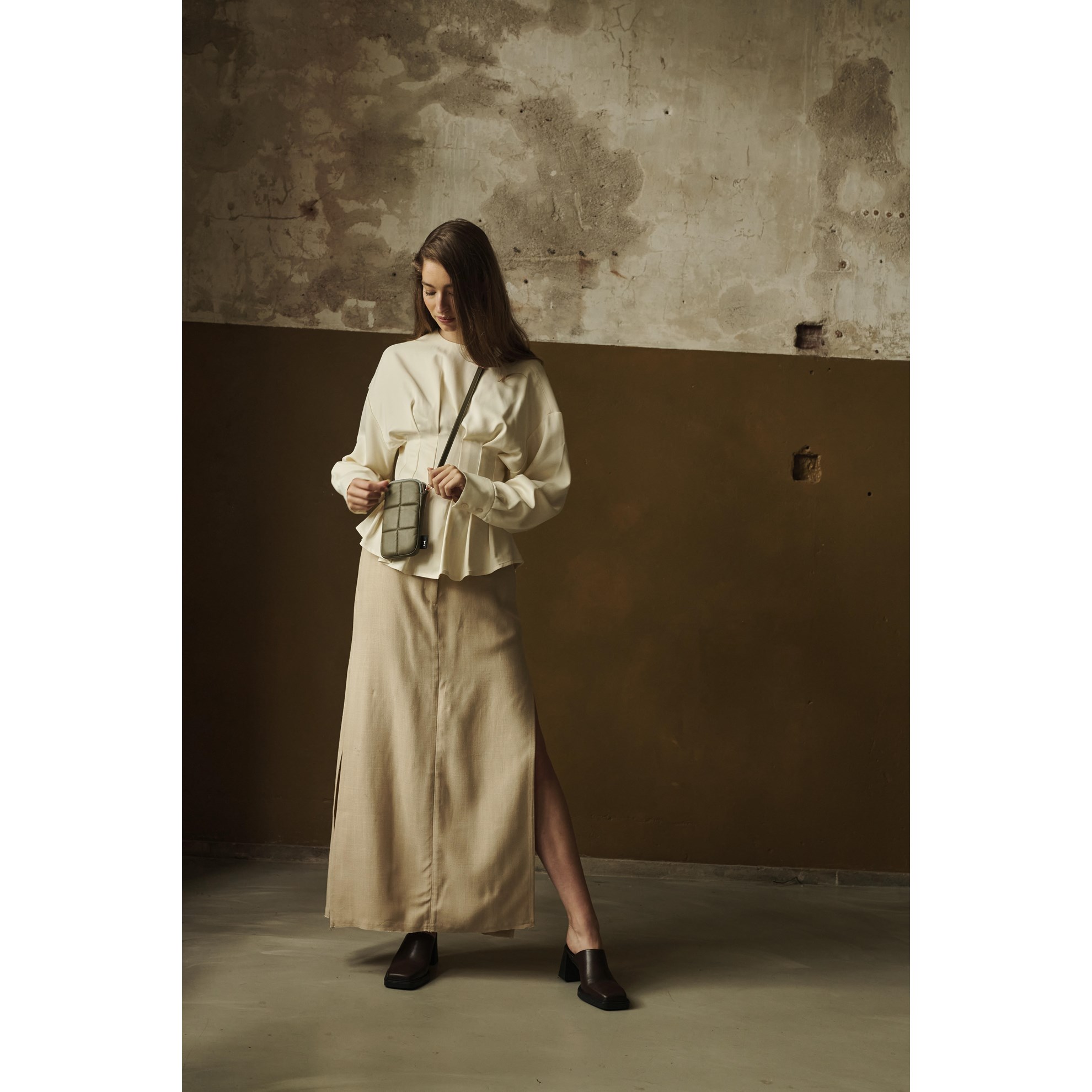 Prošívané pouzdro na telefon Tinne+Mia LUCE capers_3