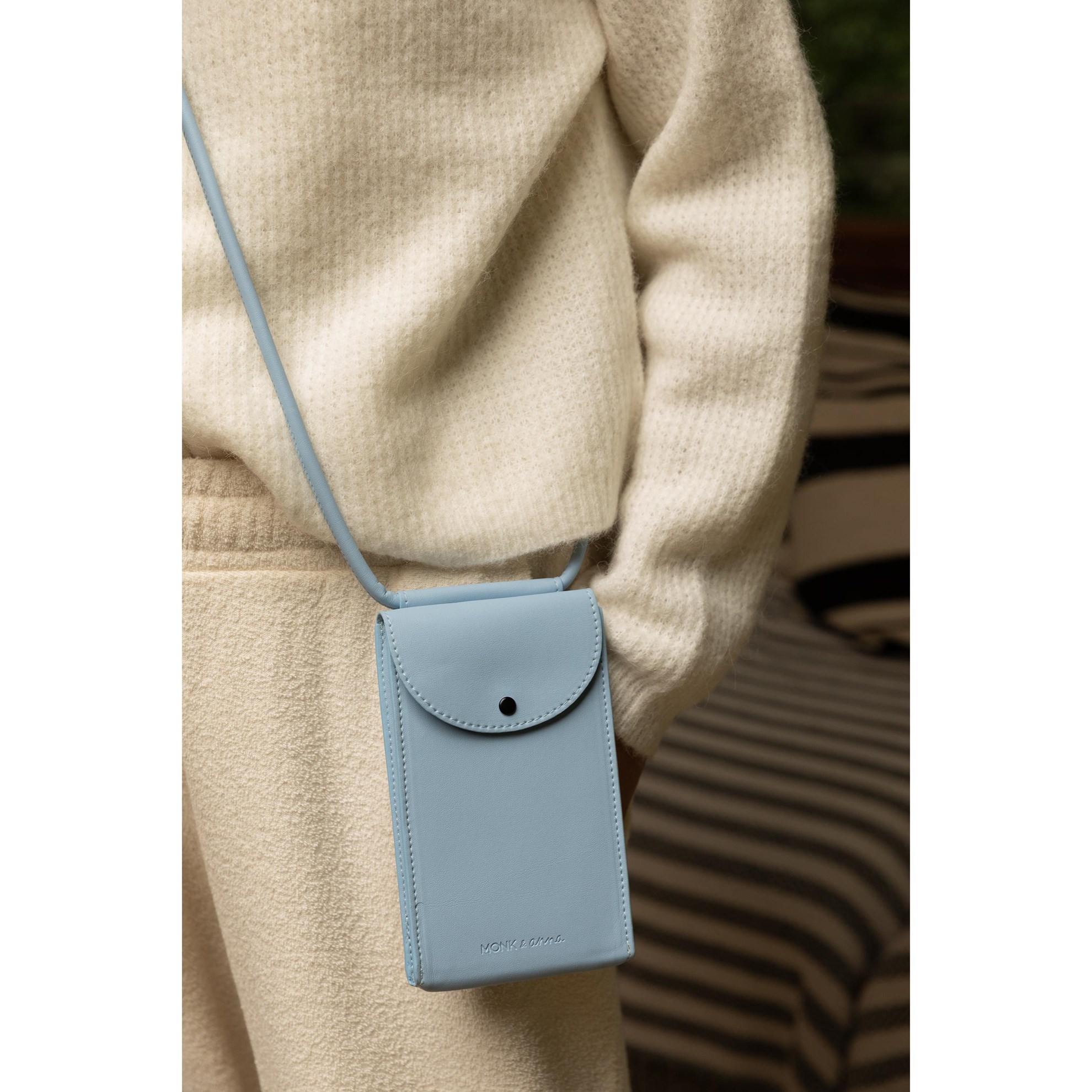 Pouzdro / kabelka na telefon Monk & Anna blue sky_2