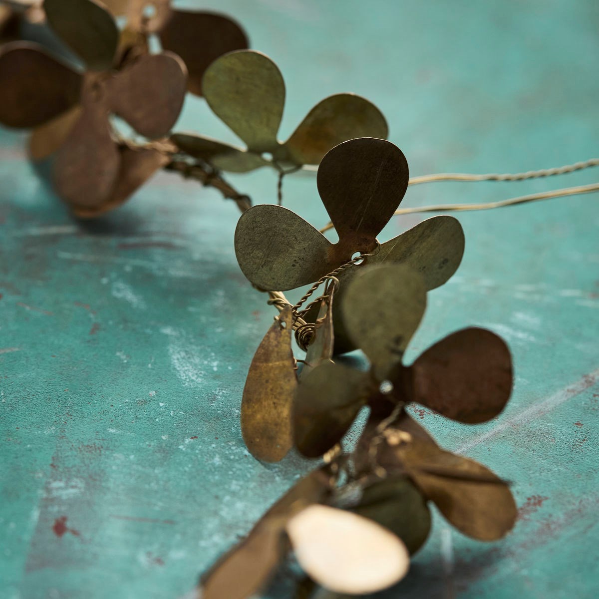 Kovový věnec CLOVER P.12,5cm zlatý_2