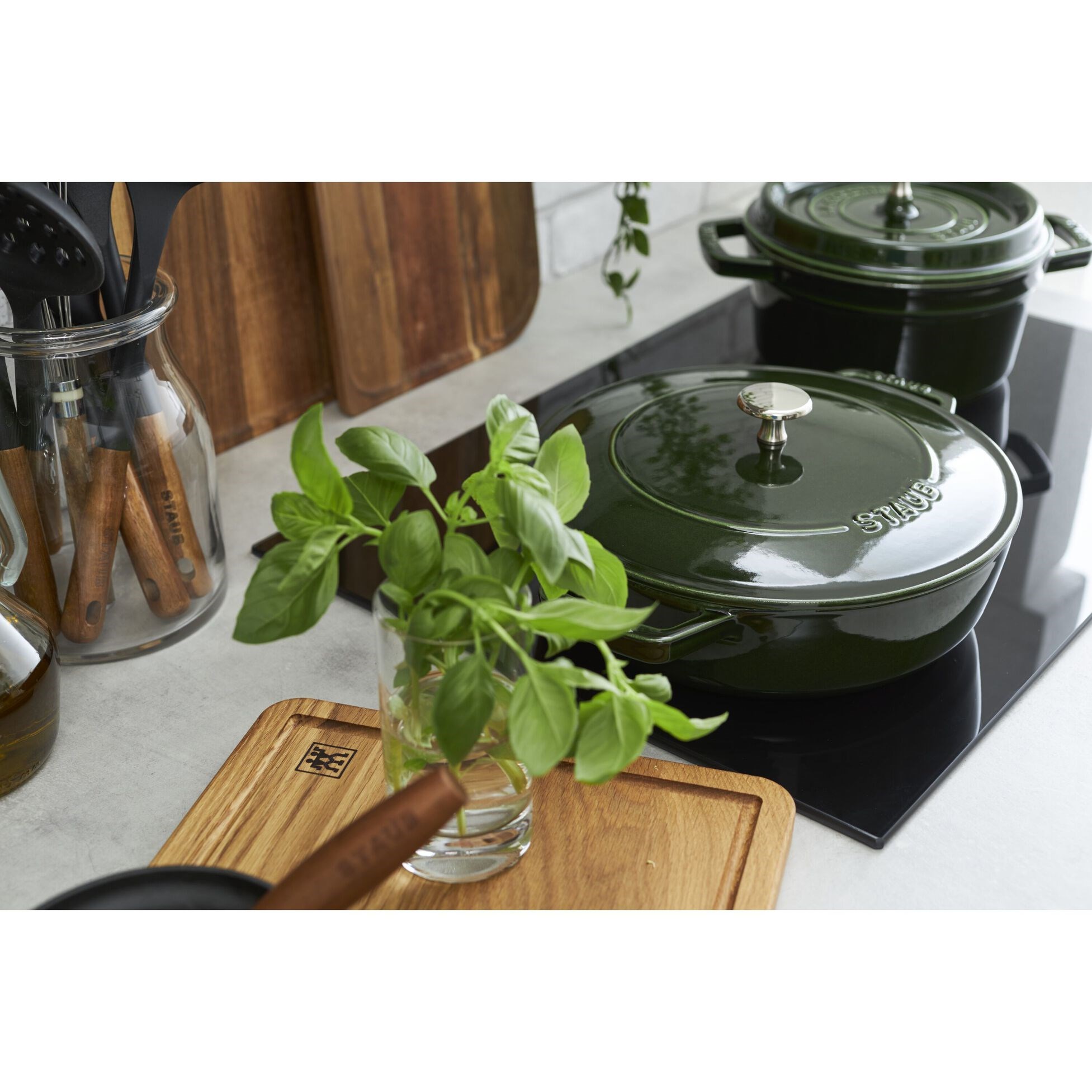 Kastrol STAUB se samopodlévací poklicí 24 cm zelený 2,4l_1