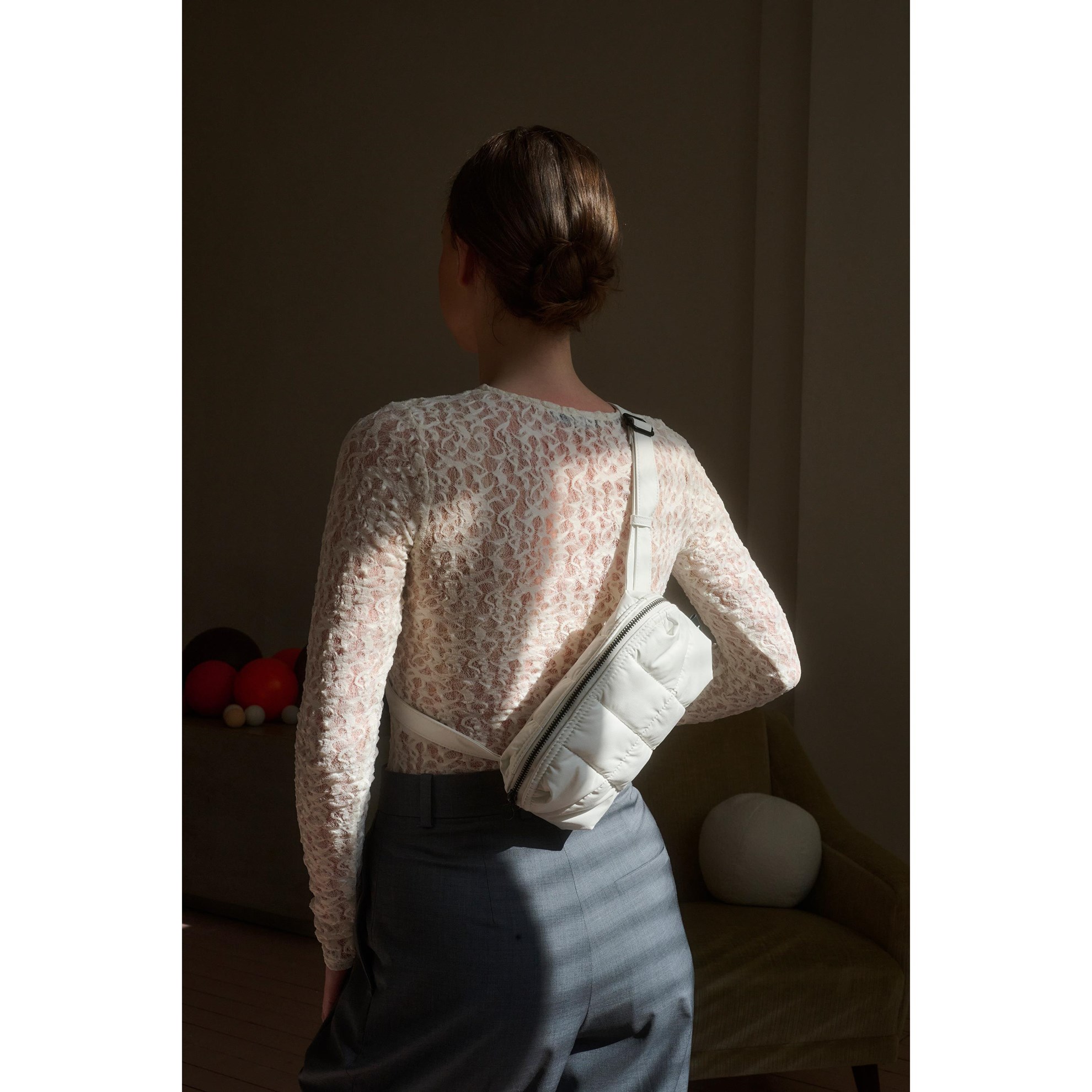 Kabelka / ledvinka s páskem Tinne + Mia CILOU white_2