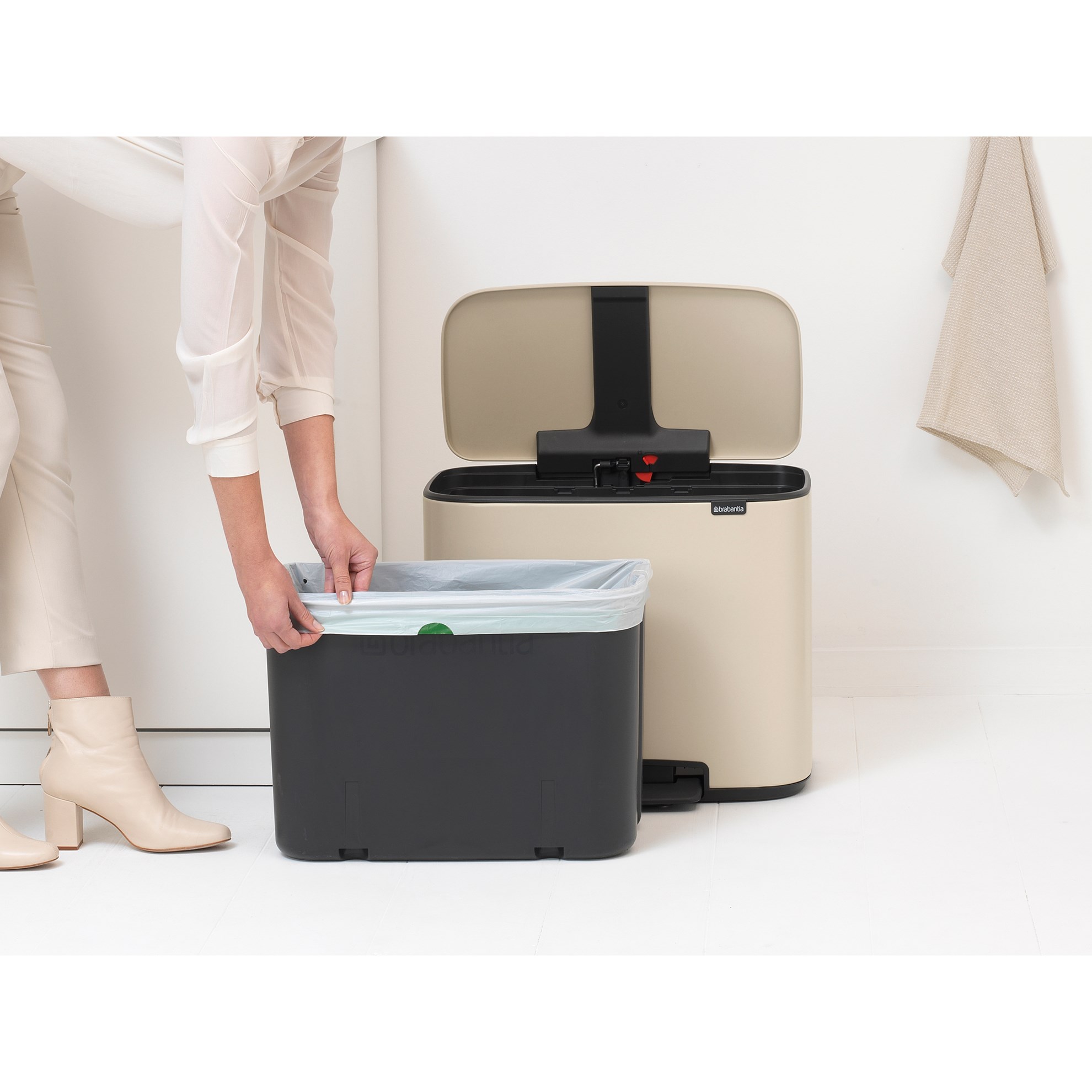 Pedálový odpadkový koš Brabantia BO 36l béžový_2